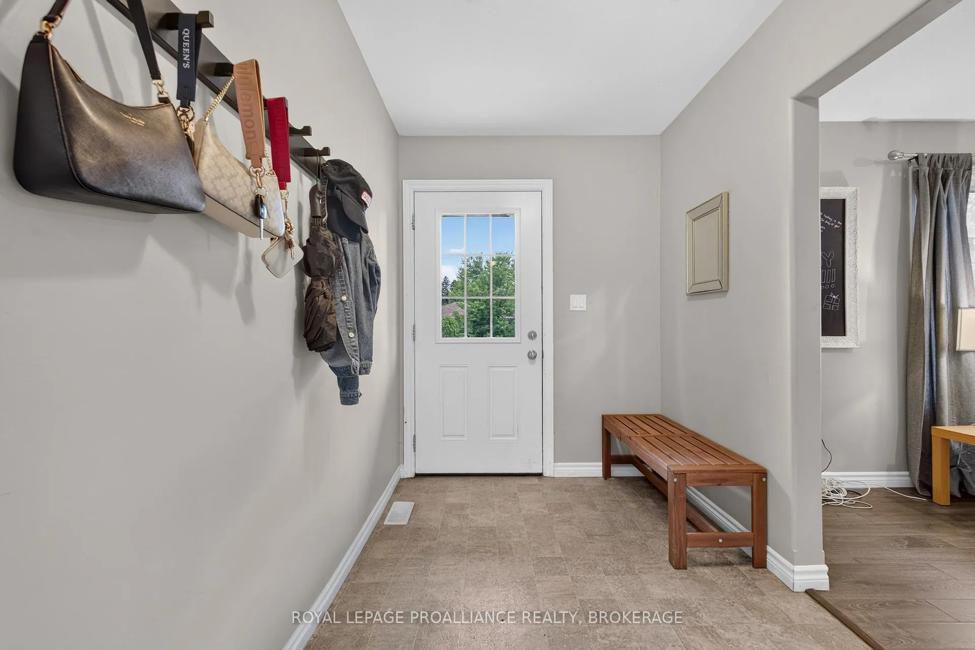 Photo 5 of 251 Yonge Street, Kingston, Central City West — HOMEH