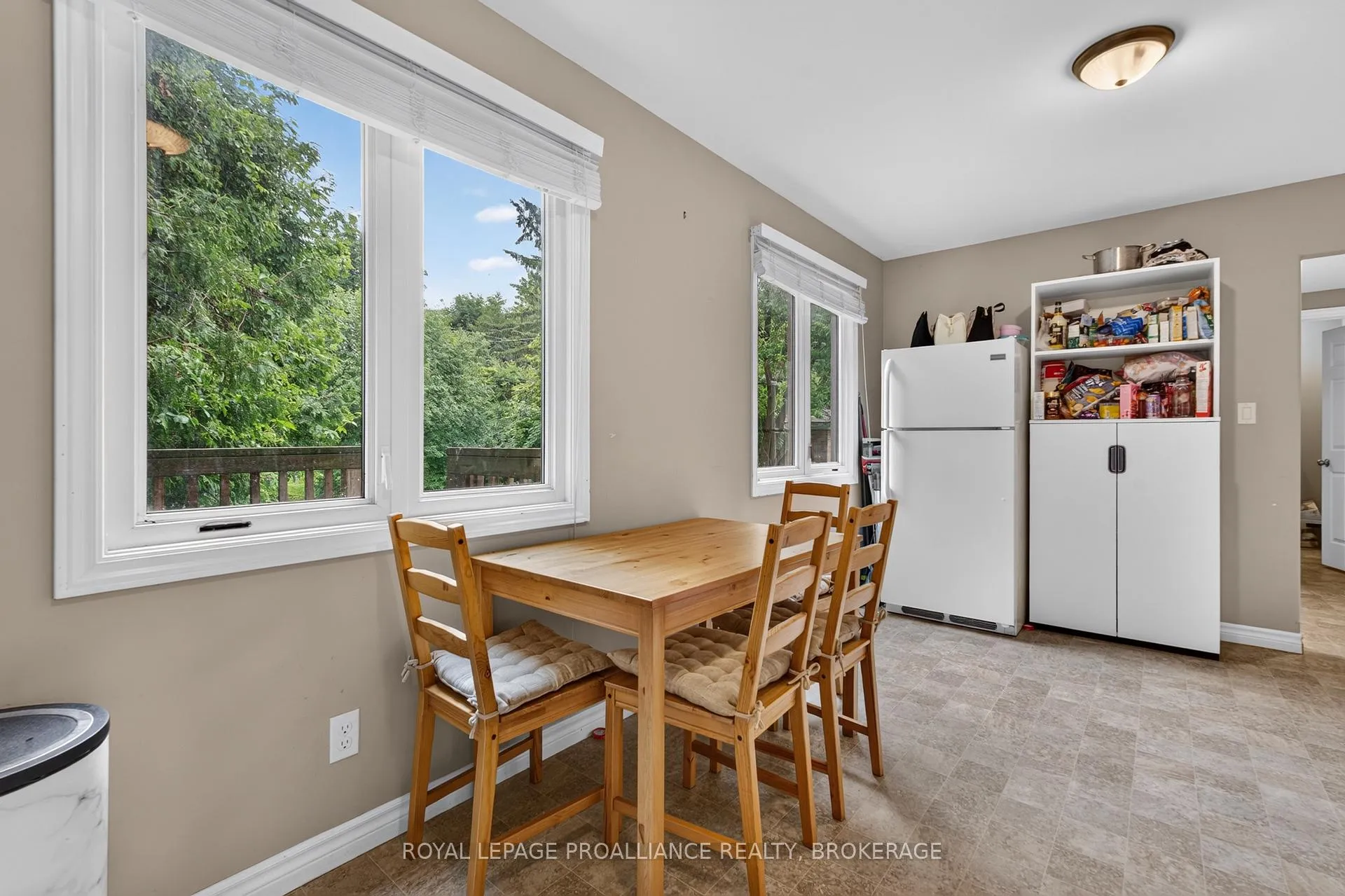 Photo 9 of 251 Yonge Street, Kingston, Central City West — HOMEH