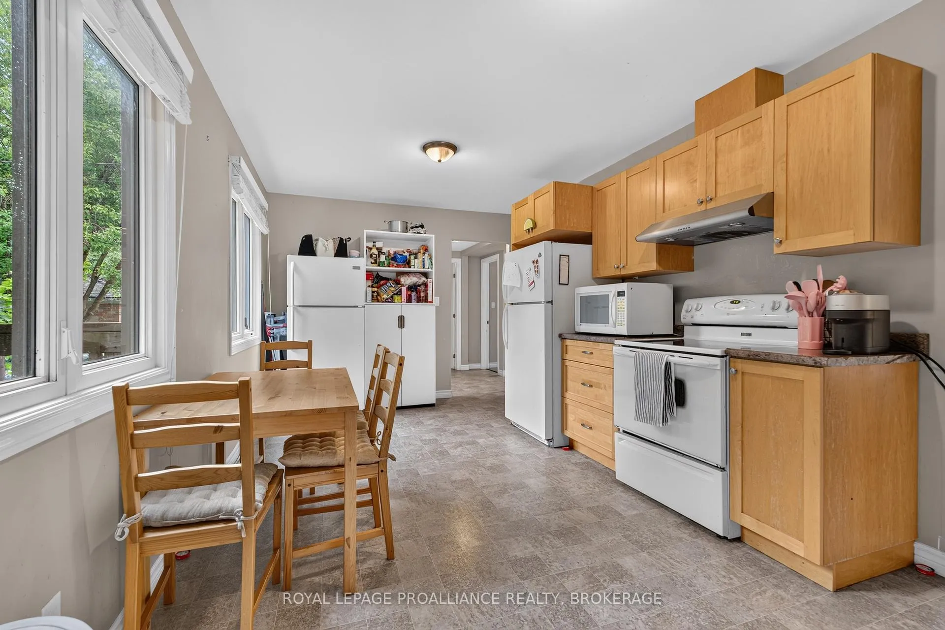 Photo 14 of 251 Yonge Street, Kingston, Central City West — HOMEH
