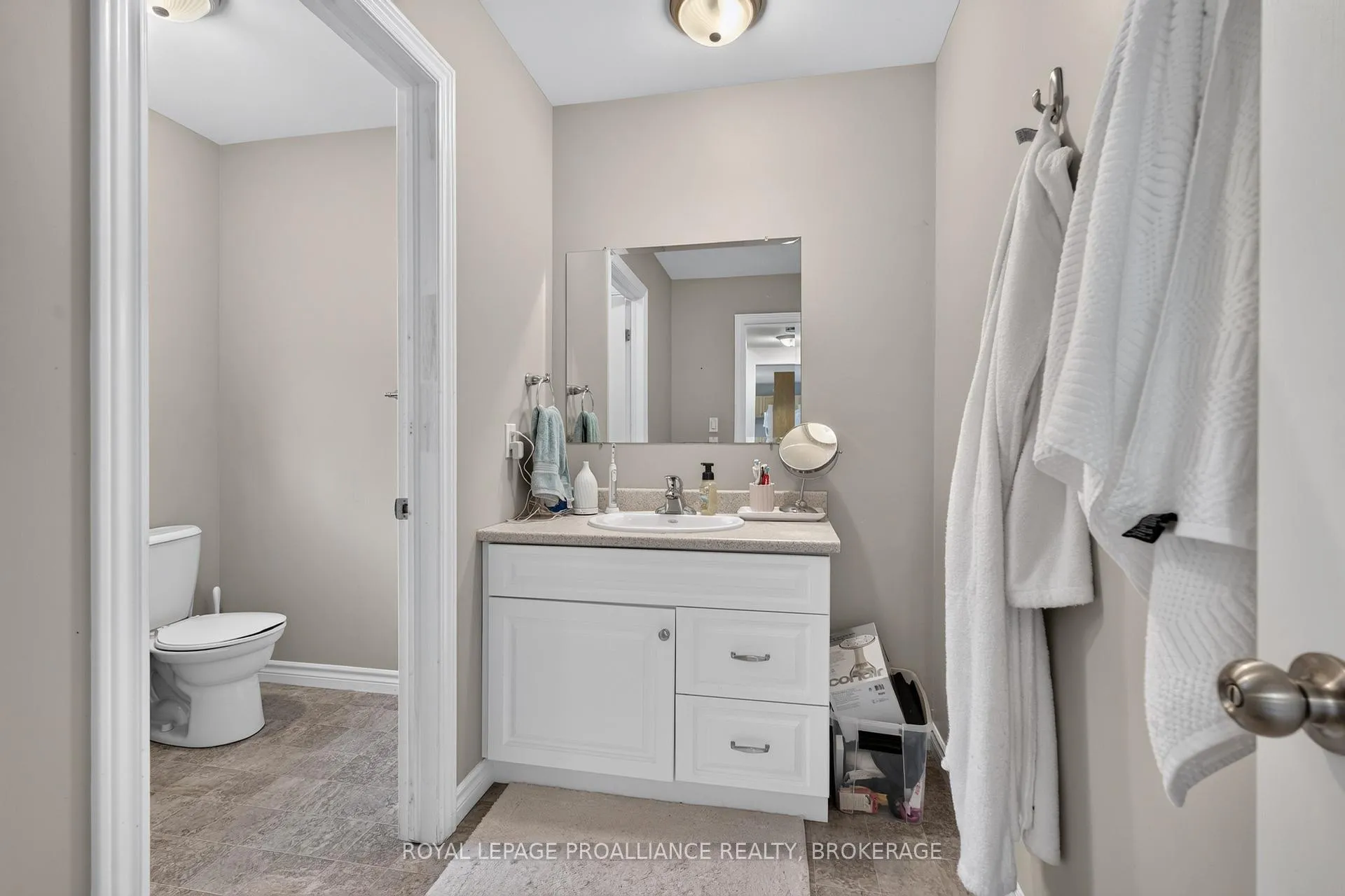Photo 16 of 251 Yonge Street, Kingston, Central City West — HOMEH