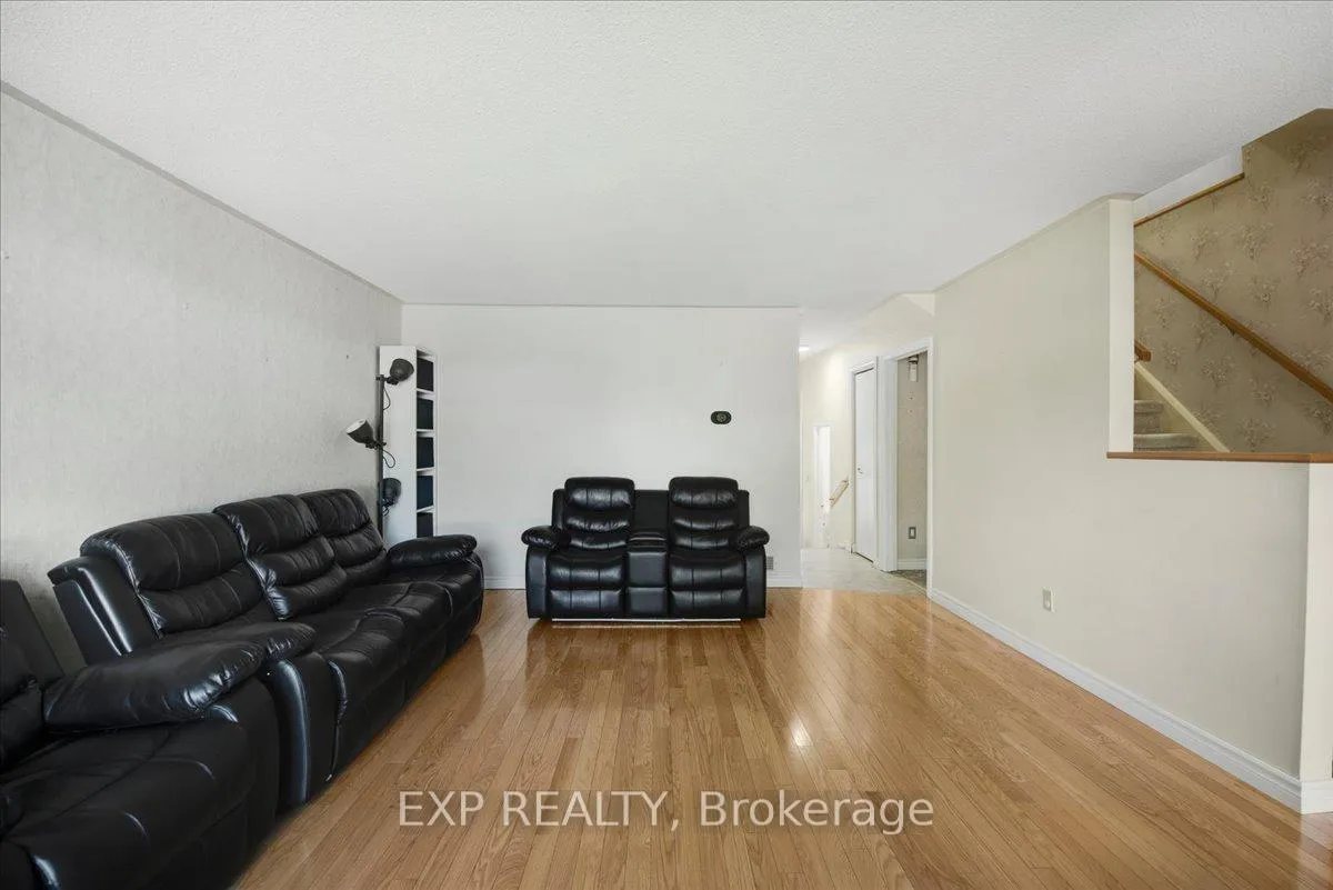 Photo 4 of 376 Surrey Drive, Oshawa, Eastdale — HOMEH