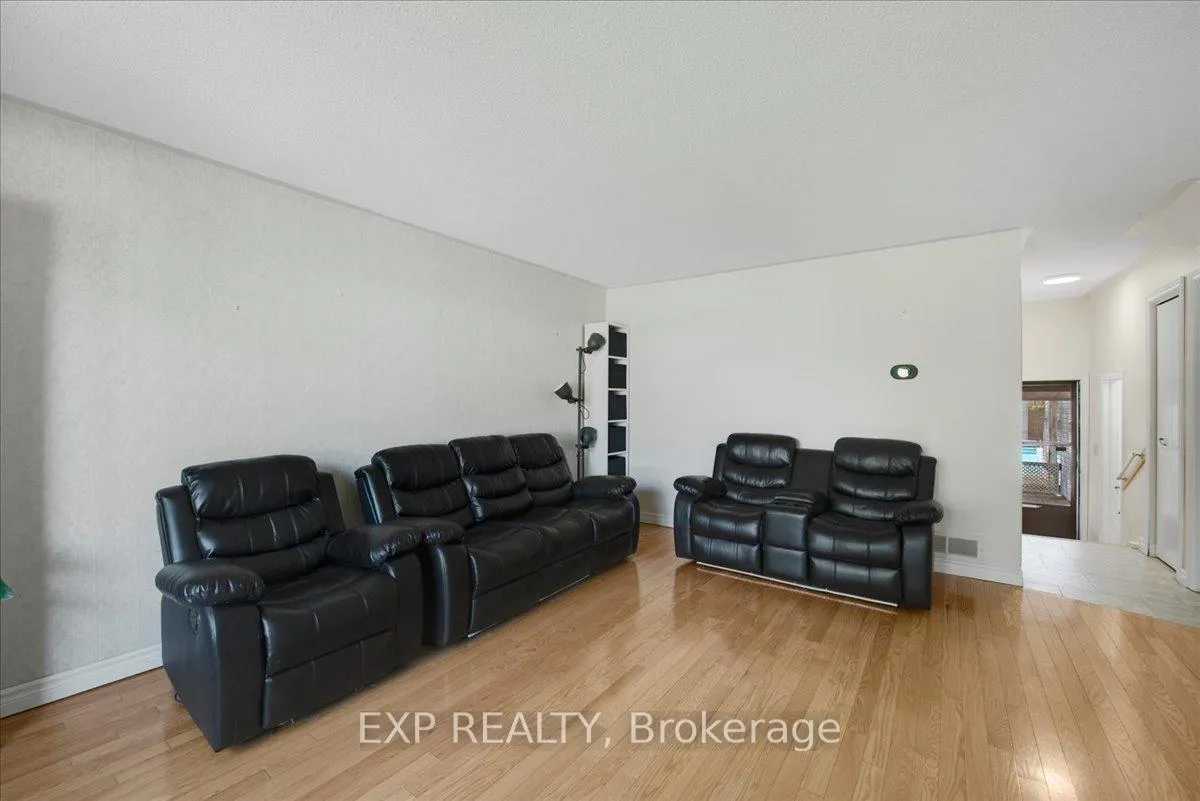 Photo 5 of 376 Surrey Drive, Oshawa, Eastdale — HOMEH
