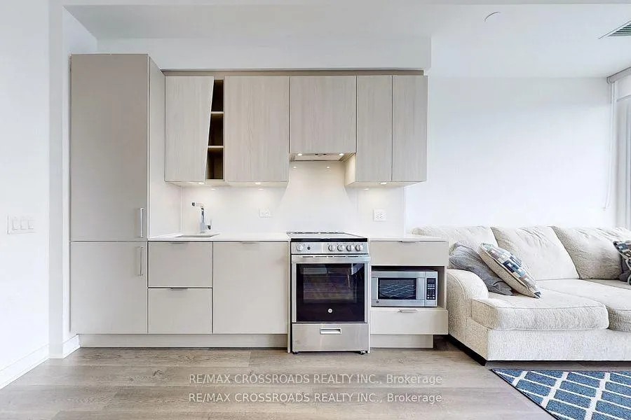 Photo 3 of Unit 5804, 3900 Confederation Parkway, Mississauga, City Centre — HOMEH