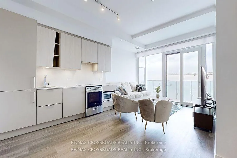 Photo 4 of Unit 5804, 3900 Confederation Parkway, Mississauga, City Centre — HOMEH