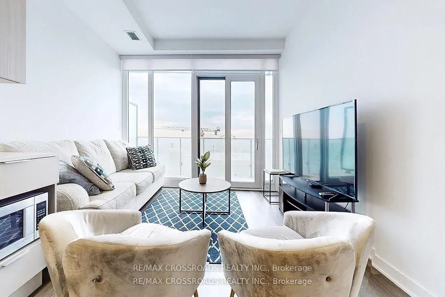 Photo 6 of Unit 5804, 3900 Confederation Parkway, Mississauga, City Centre — HOMEH