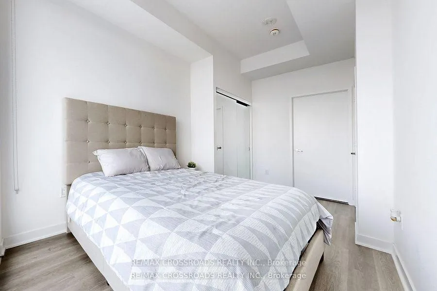 Photo 8 of Unit 5804, 3900 Confederation Parkway, Mississauga, City Centre — HOMEH