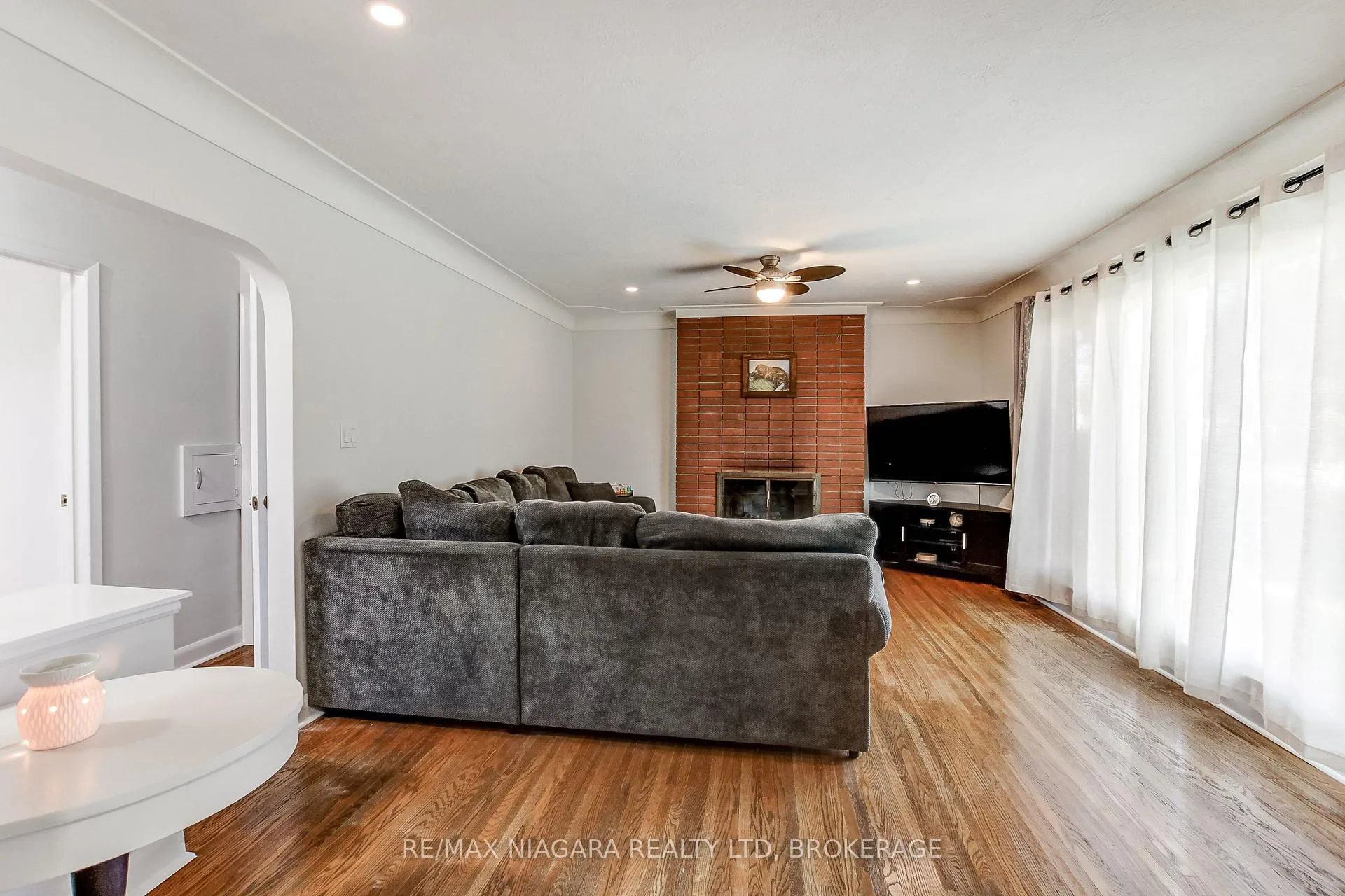 Photo 9 of 6 Cedar Street, Welland, Prince Charles — HOMEH