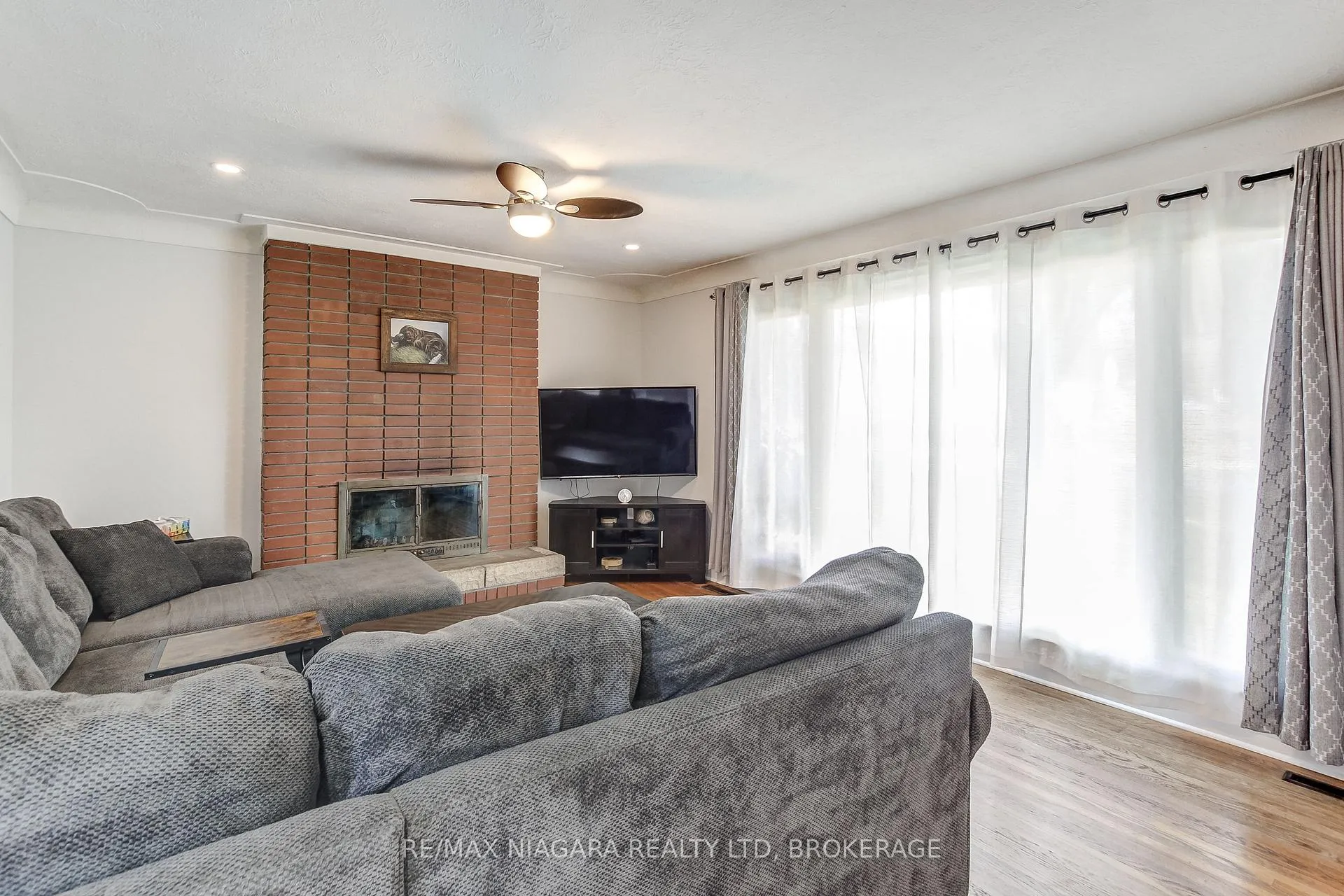 Photo 11 of 6 Cedar Street, Welland, Prince Charles — HOMEH