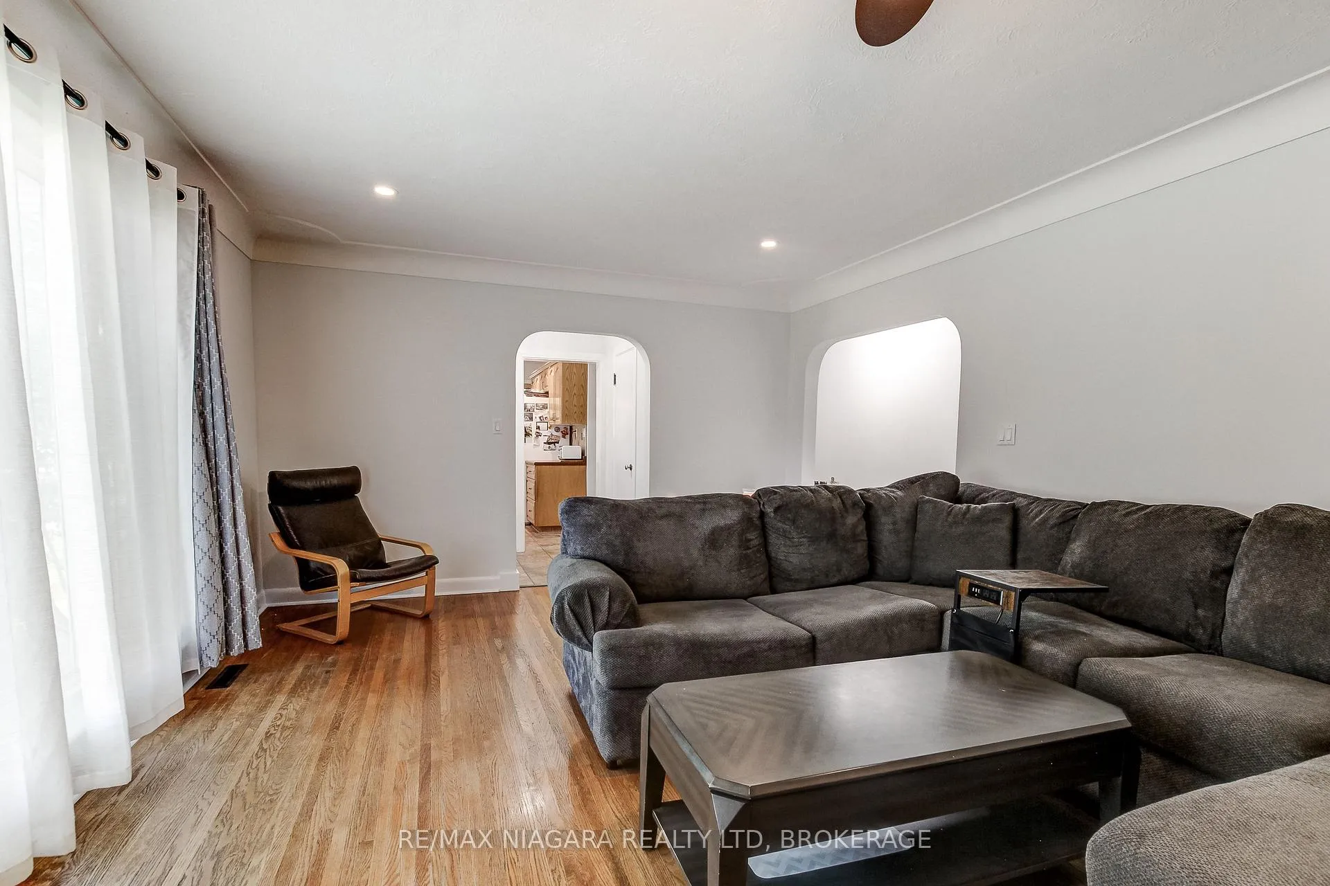 Photo 12 of 6 Cedar Street, Welland, Prince Charles — HOMEH