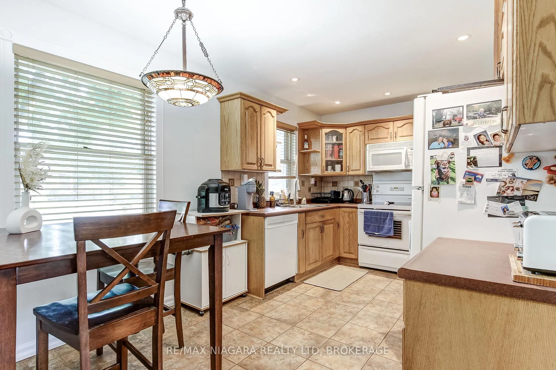 Photo 15 of 6 Cedar Street, Welland, Prince Charles — HOMEH