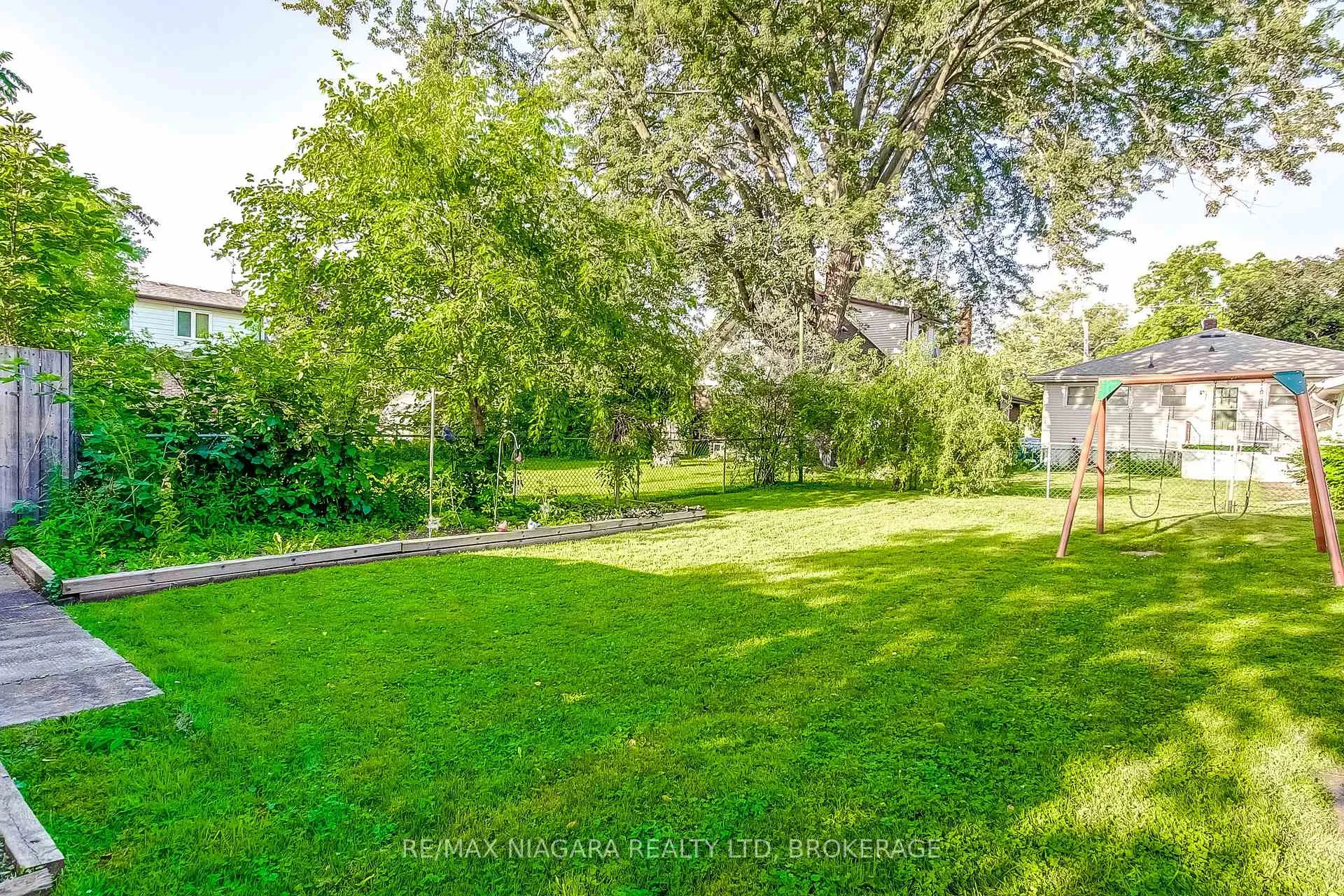 Photo 41 of 6 Cedar Street, Welland, Prince Charles — HOMEH