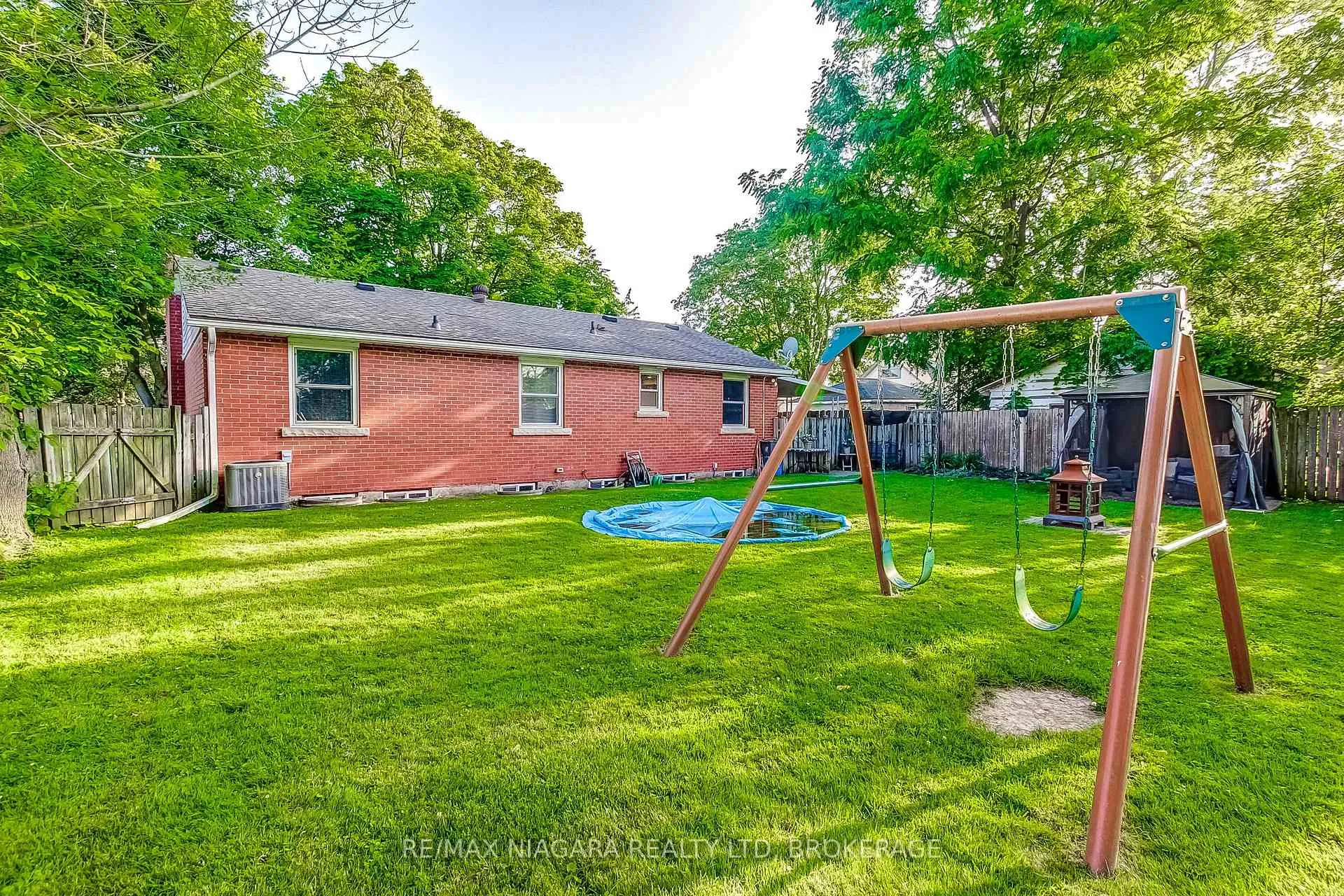 Photo 45 of 6 Cedar Street, Welland, Prince Charles — HOMEH