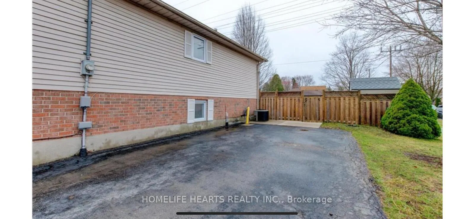Photo 2 of 311 Saskatoon Street, London, East H — HOMEH