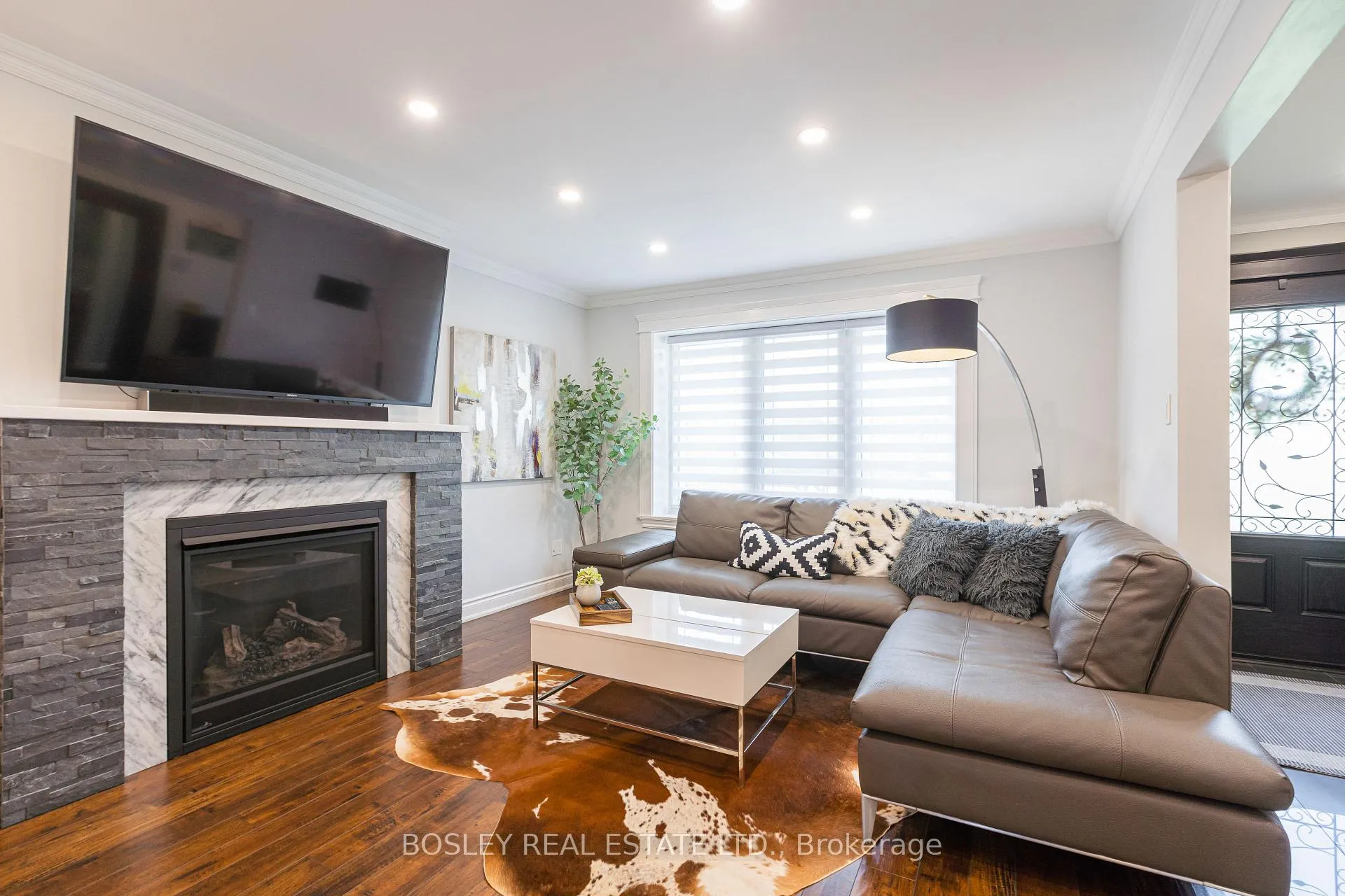 Photo 8 of 15 Wareside Road, Etobicoke, Etobicoke West Mall — HOMEH