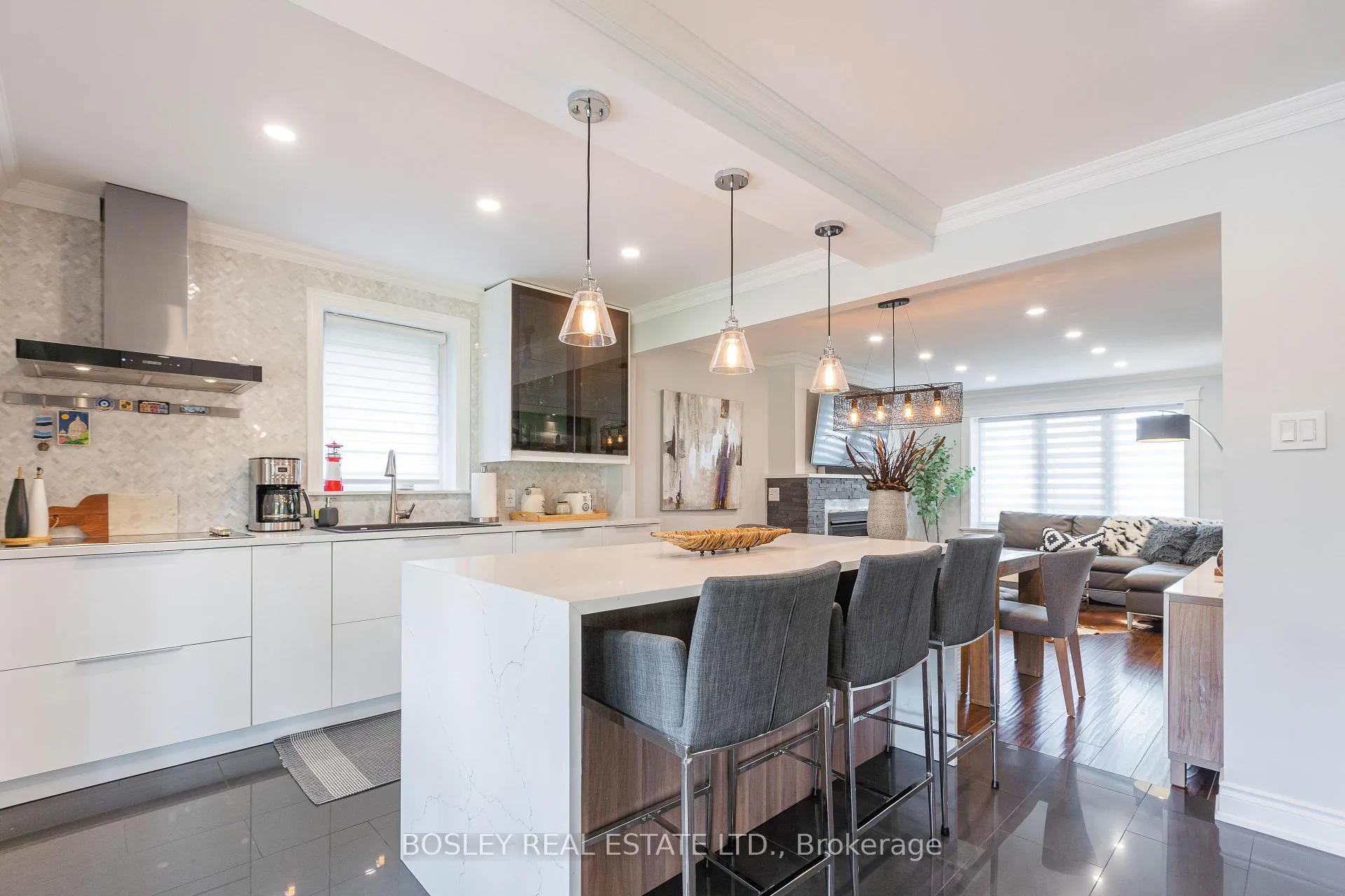 Photo 13 of 15 Wareside Road, Etobicoke, Etobicoke West Mall — HOMEH