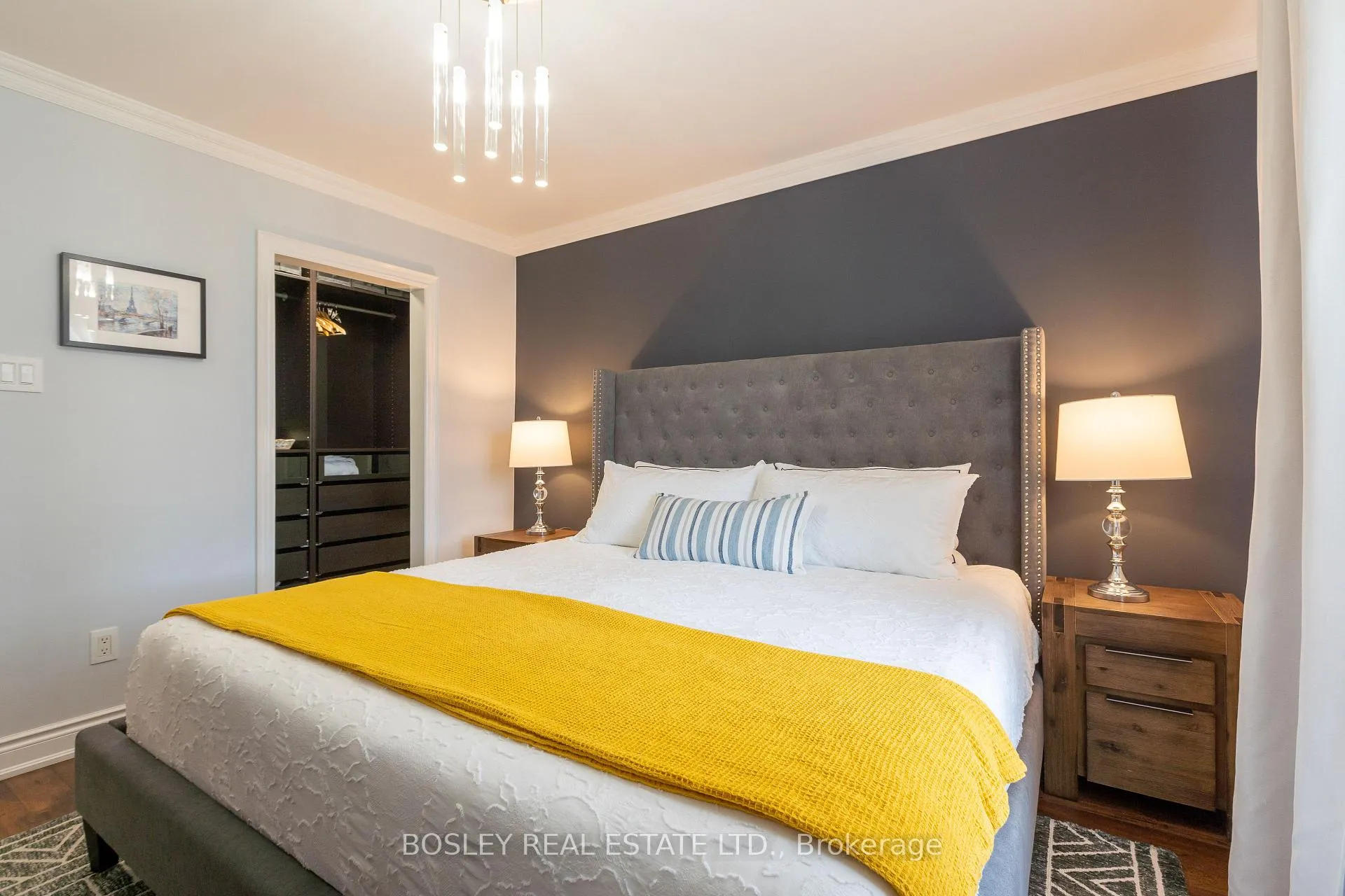 Photo 19 of 15 Wareside Road, Etobicoke, Etobicoke West Mall — HOMEH