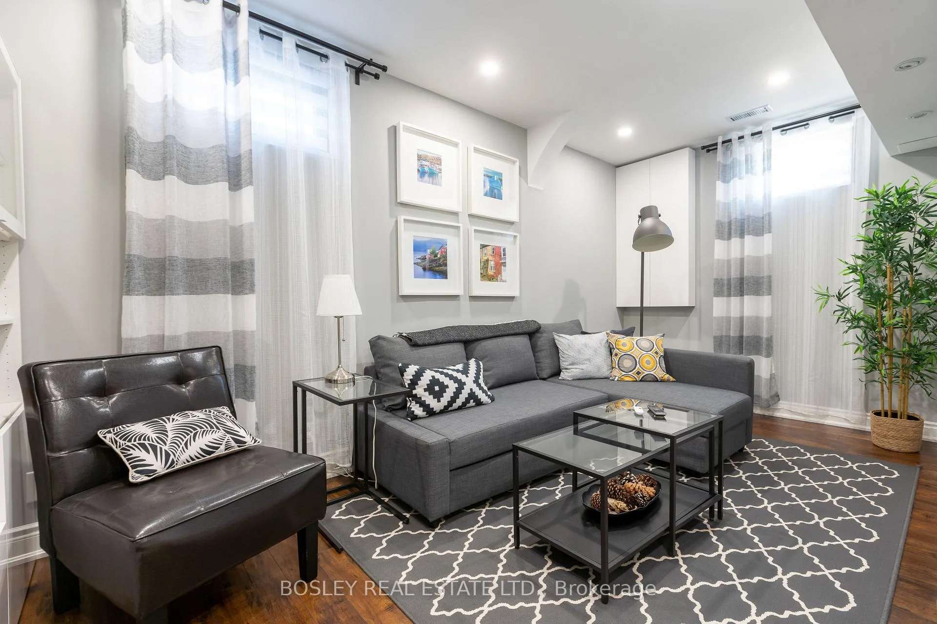 Photo 28 of 15 Wareside Road, Etobicoke, Etobicoke West Mall — HOMEH