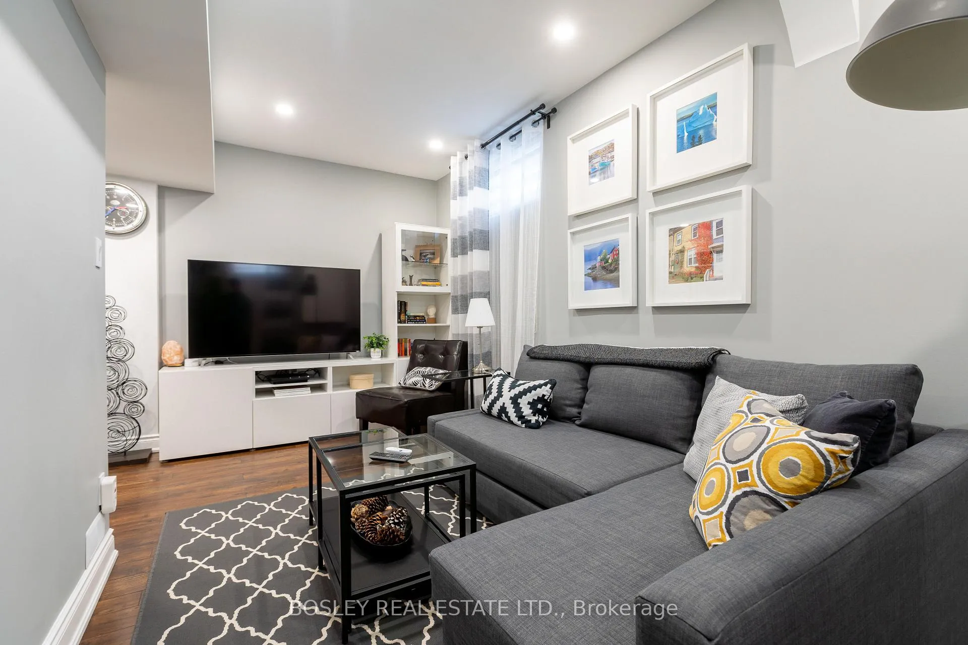 Photo 29 of 15 Wareside Road, Etobicoke, Etobicoke West Mall — HOMEH