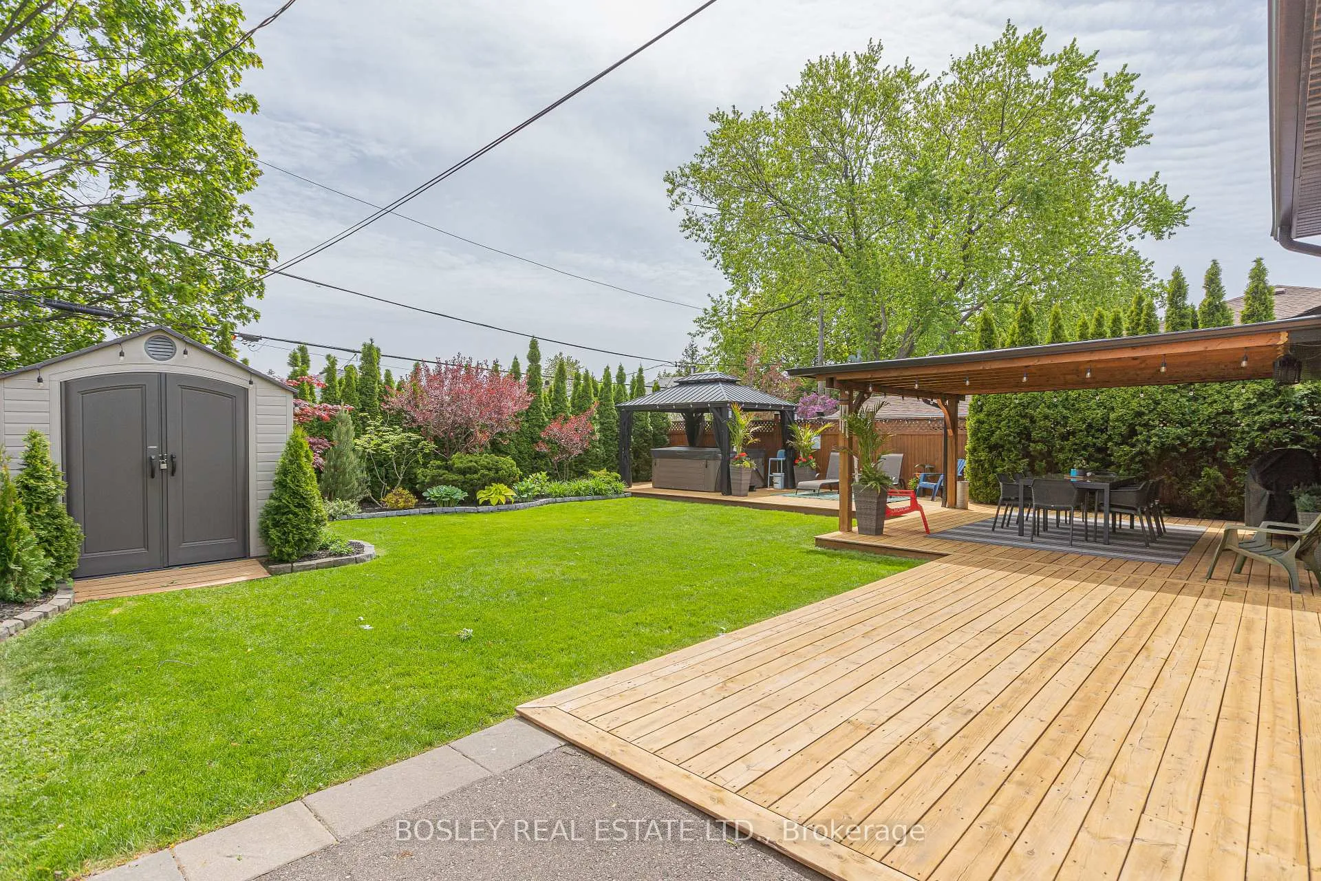 Photo 35 of 15 Wareside Road, Etobicoke, Etobicoke West Mall — HOMEH