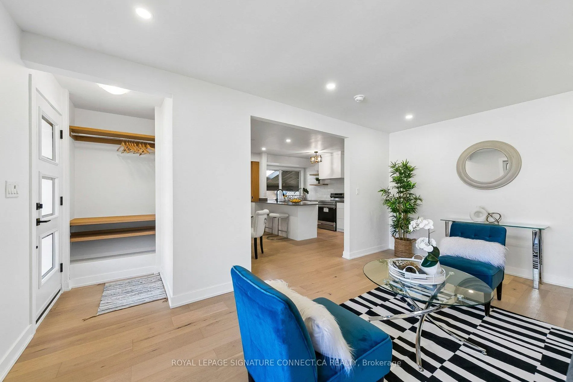 Photo 6 of 15 Colonial Court, Hamilton, Corman — HOMEH