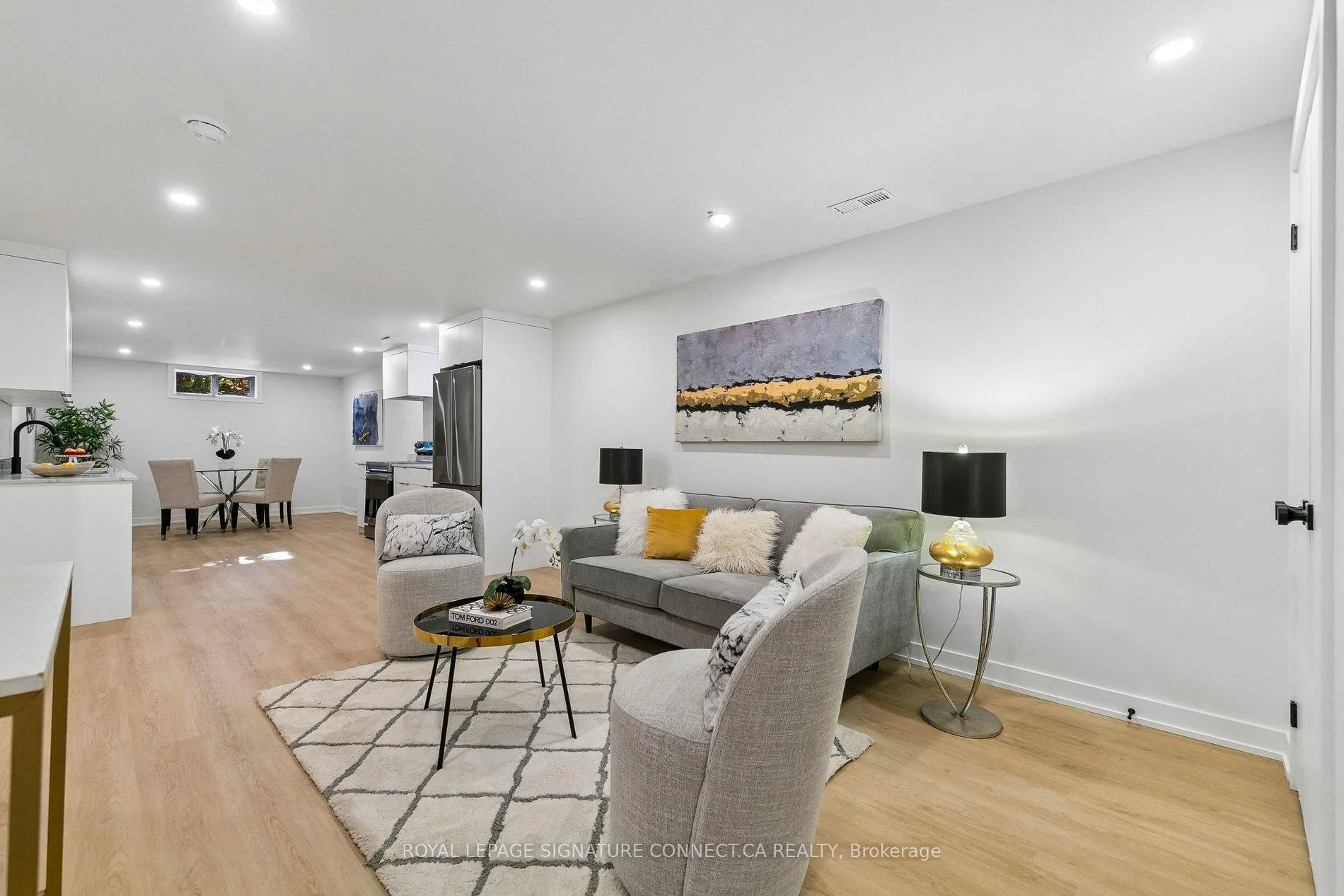 Photo 13 of 15 Colonial Court, Hamilton, Corman — HOMEH
