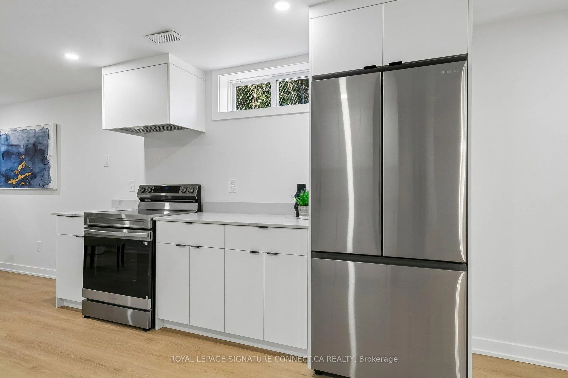 Photo 15 of 15 Colonial Court, Hamilton, Corman — HOMEH
