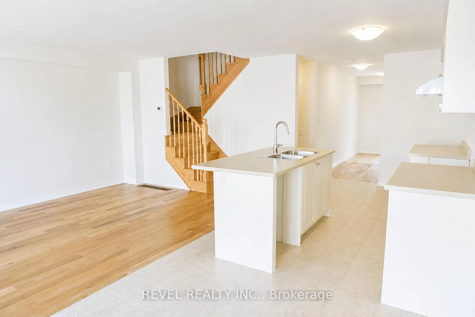 Photo 6 of 62 Munro Circle, Brantford, Empire South — HOMEH