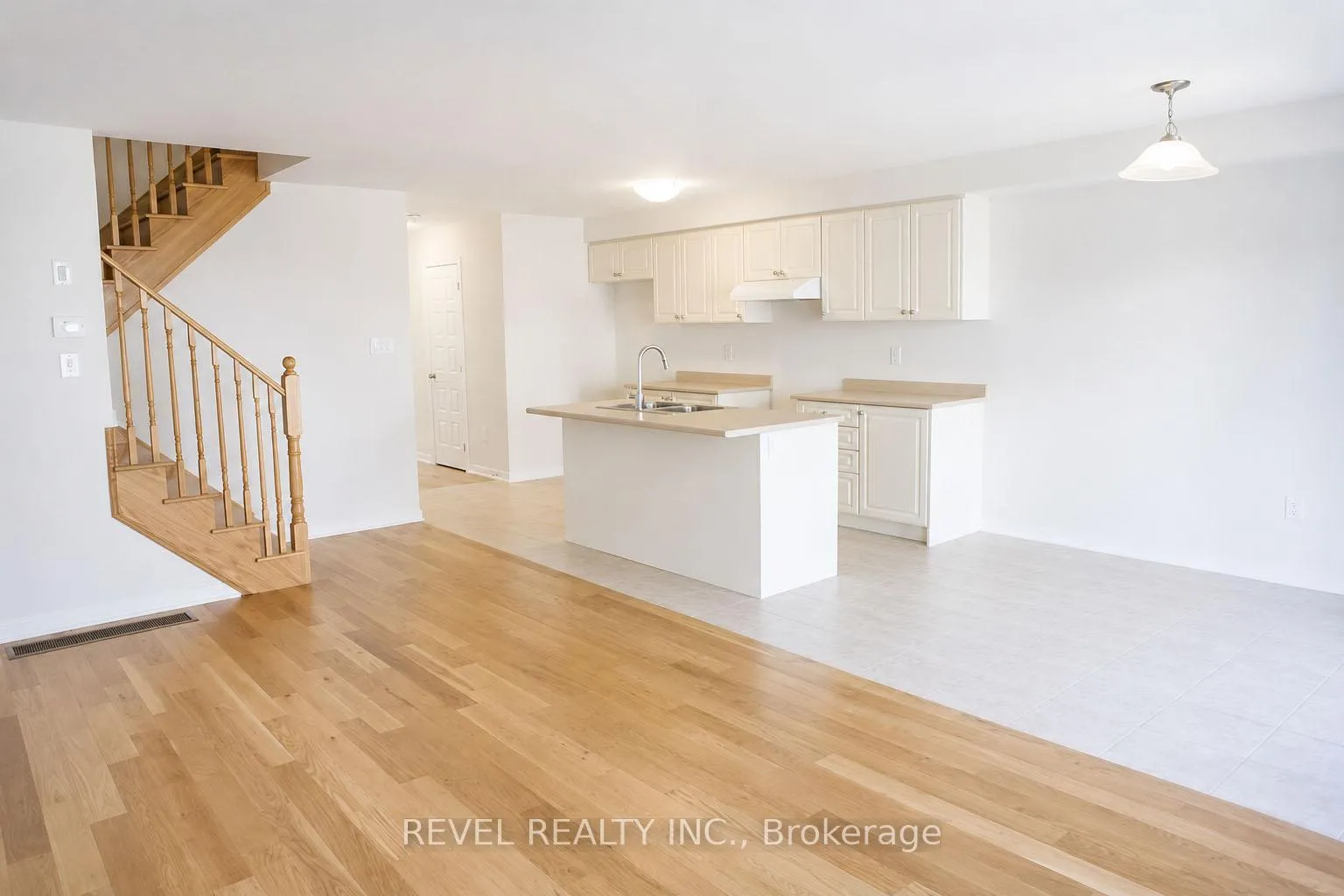 Photo 7 of 62 Munro Circle, Brantford, Empire South — HOMEH