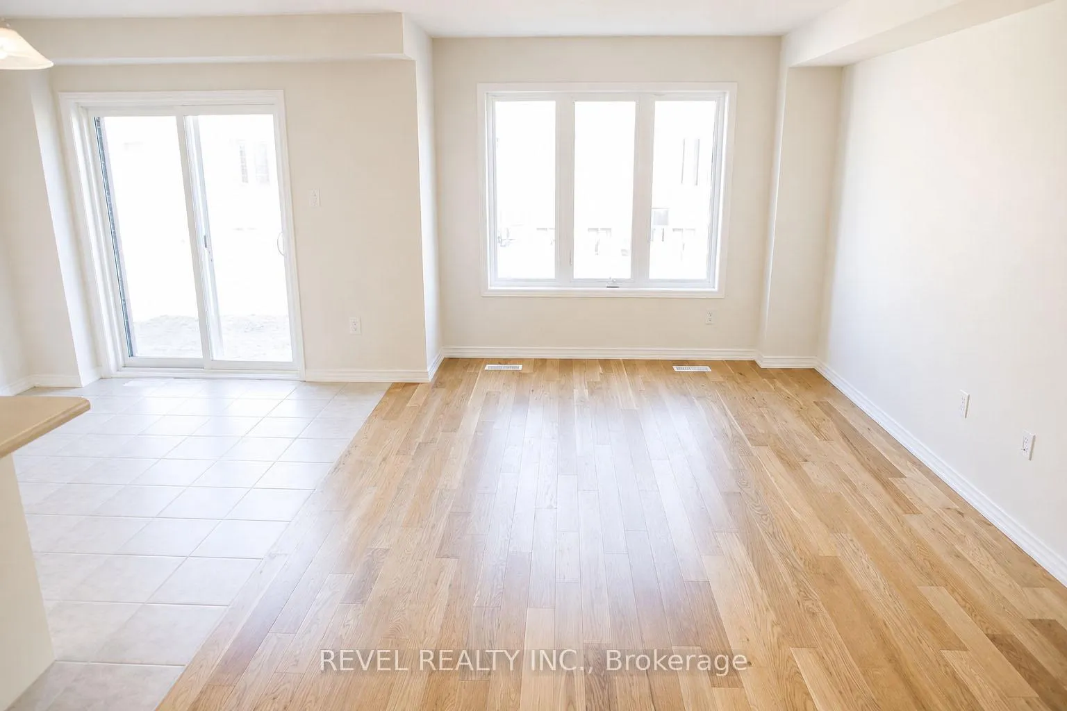 Photo 9 of 62 Munro Circle, Brantford, Empire South — HOMEH