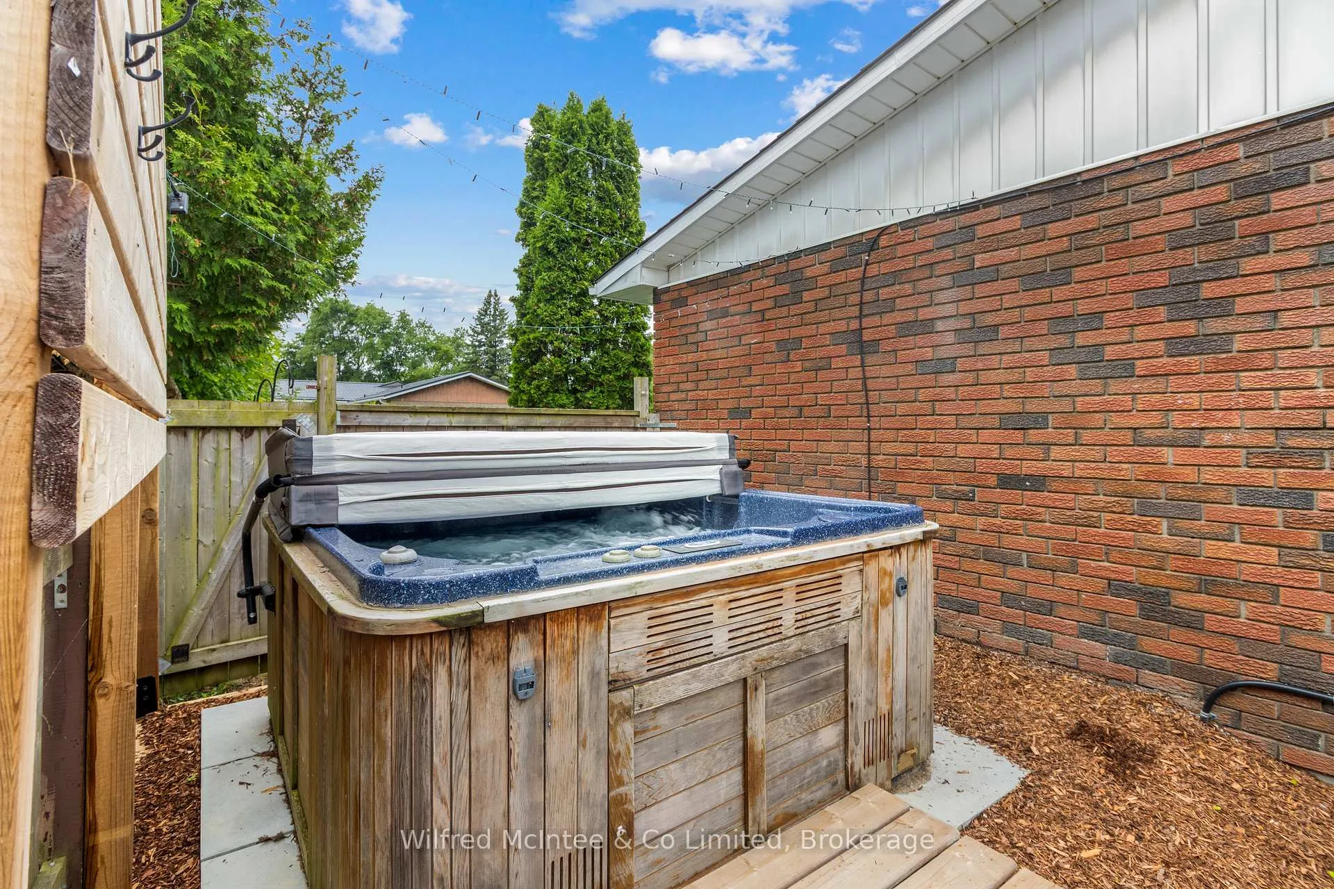 Photo 13 of 39 Inverlyn Crescent N, Kincardine — HOMEH