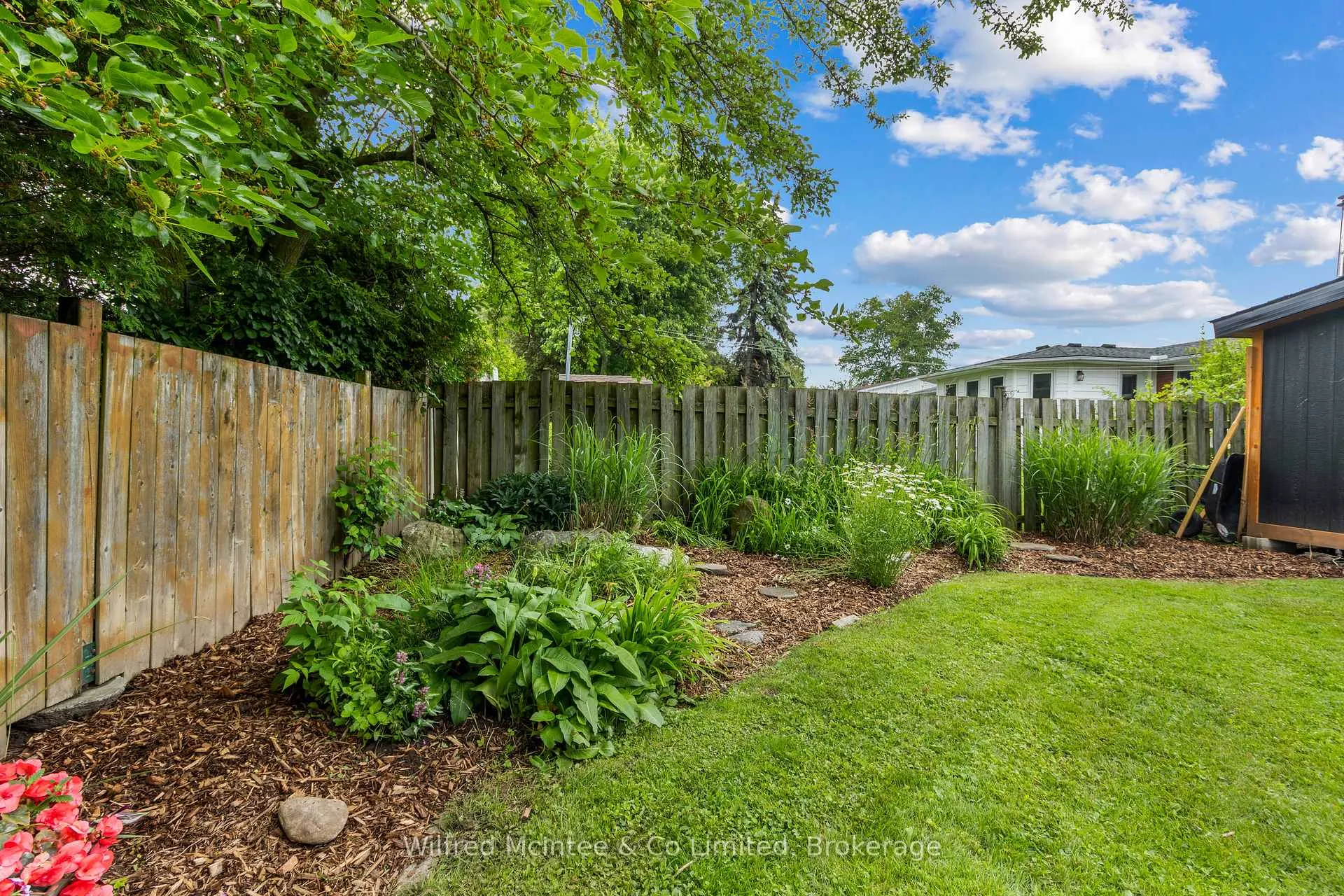 Photo 19 of 39 Inverlyn Crescent N, Kincardine — HOMEH