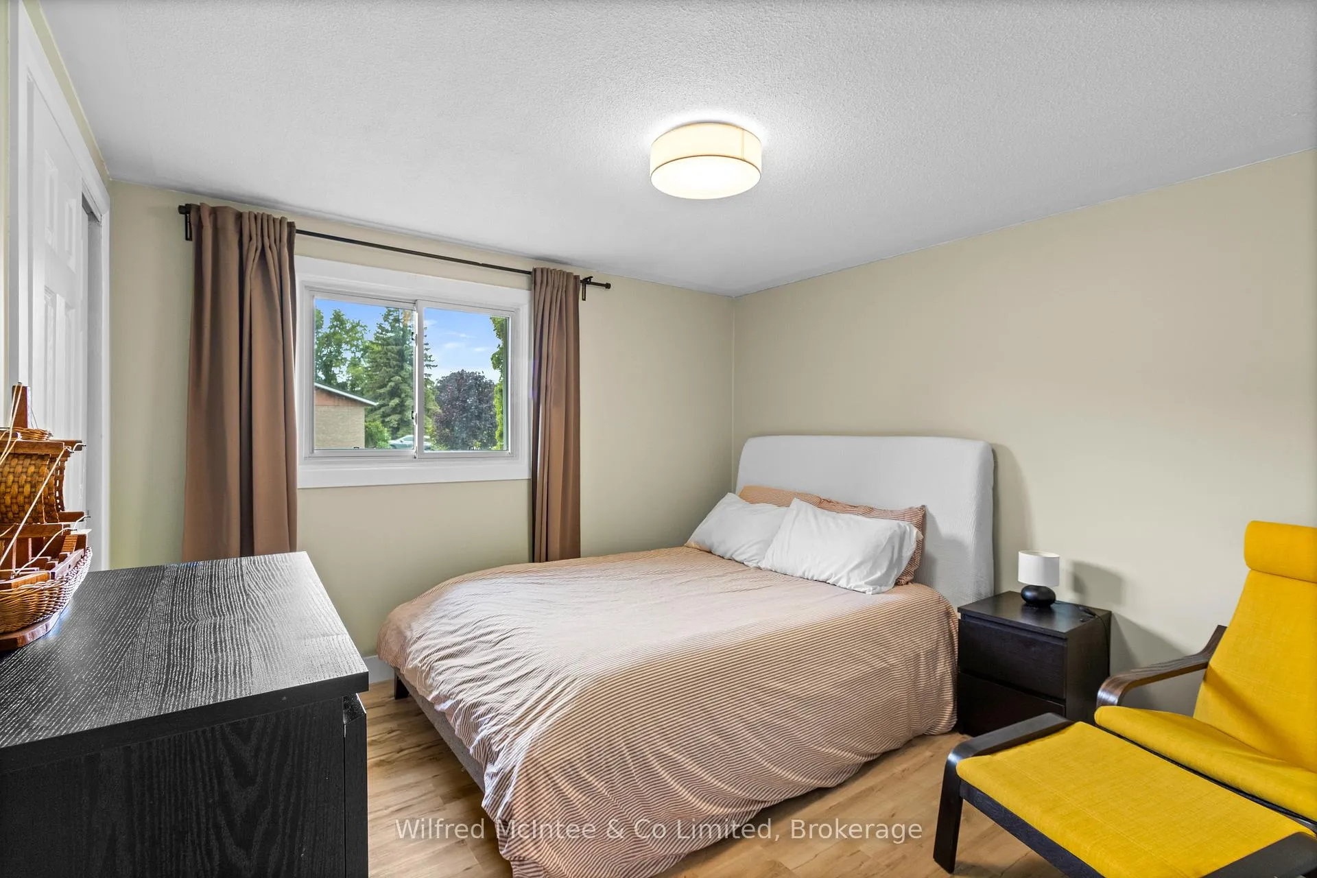 Photo 36 of 39 Inverlyn Crescent N, Kincardine — HOMEH