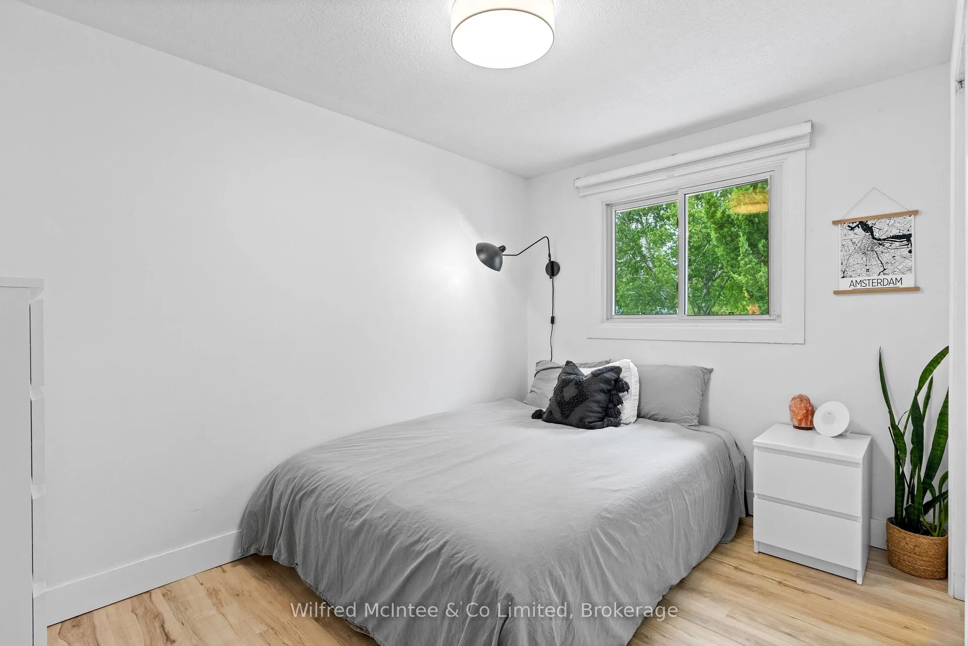 Photo 38 of 39 Inverlyn Crescent N, Kincardine — HOMEH