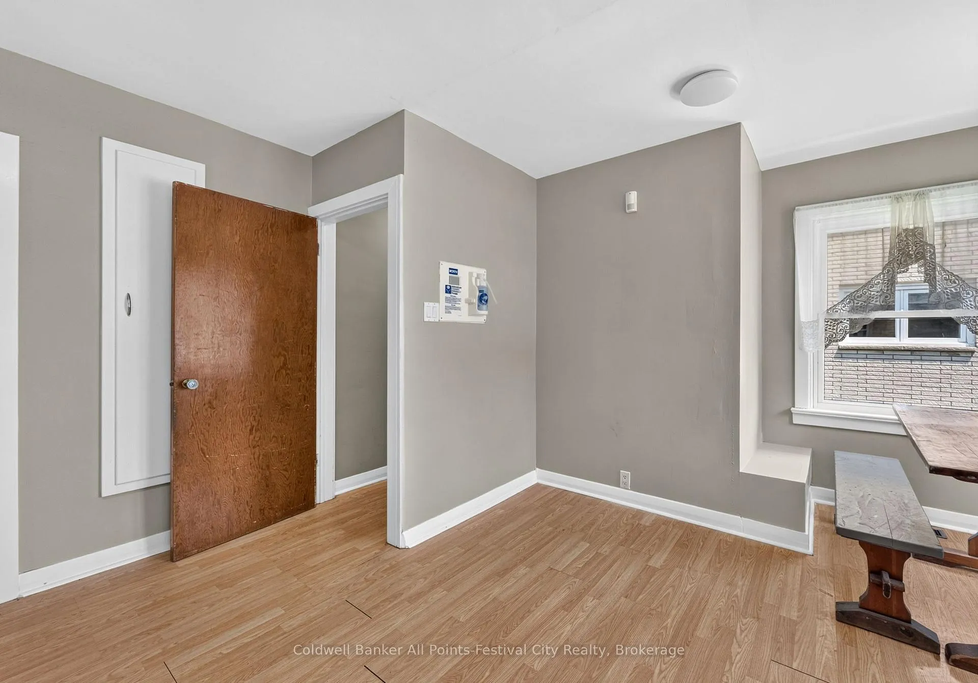 Photo 37 of 21 Waterloo Street S, Goderich, Goderich (Town) — HOMEH