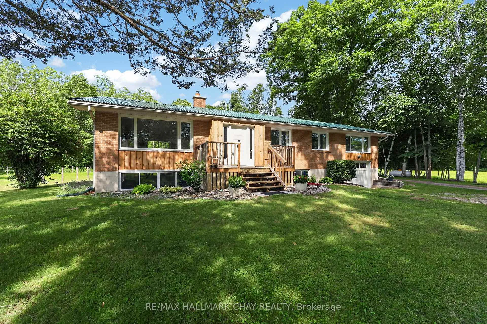 Photo 2 of 1288 15/16 Sunnidale Side Road S, Clearview, Rural Clearview — HOMEH