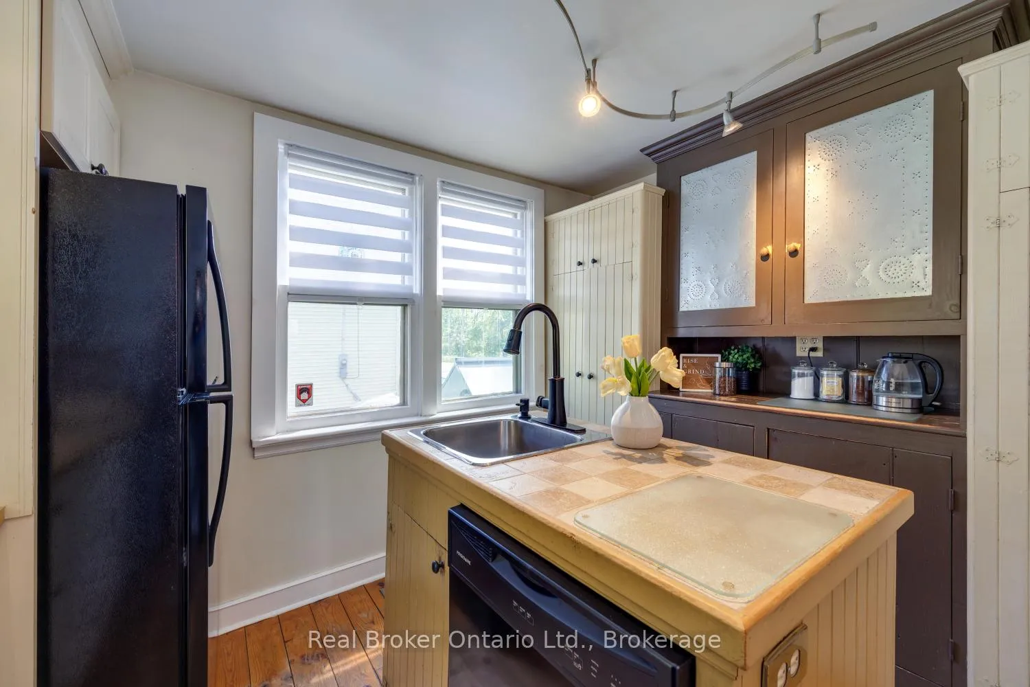 Photo 13 of 61 Mill Street, Clarington, Orono — HOMEH