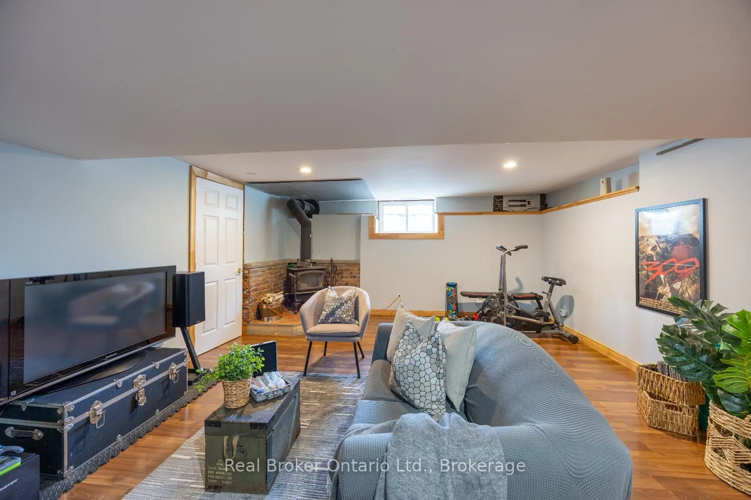 Photo 23 of 61 Mill Street, Clarington, Orono — HOMEH