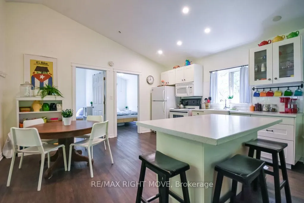 Photo 12 of 1627 Canning Road N, Gravenhurst, Morrison — HOMEH