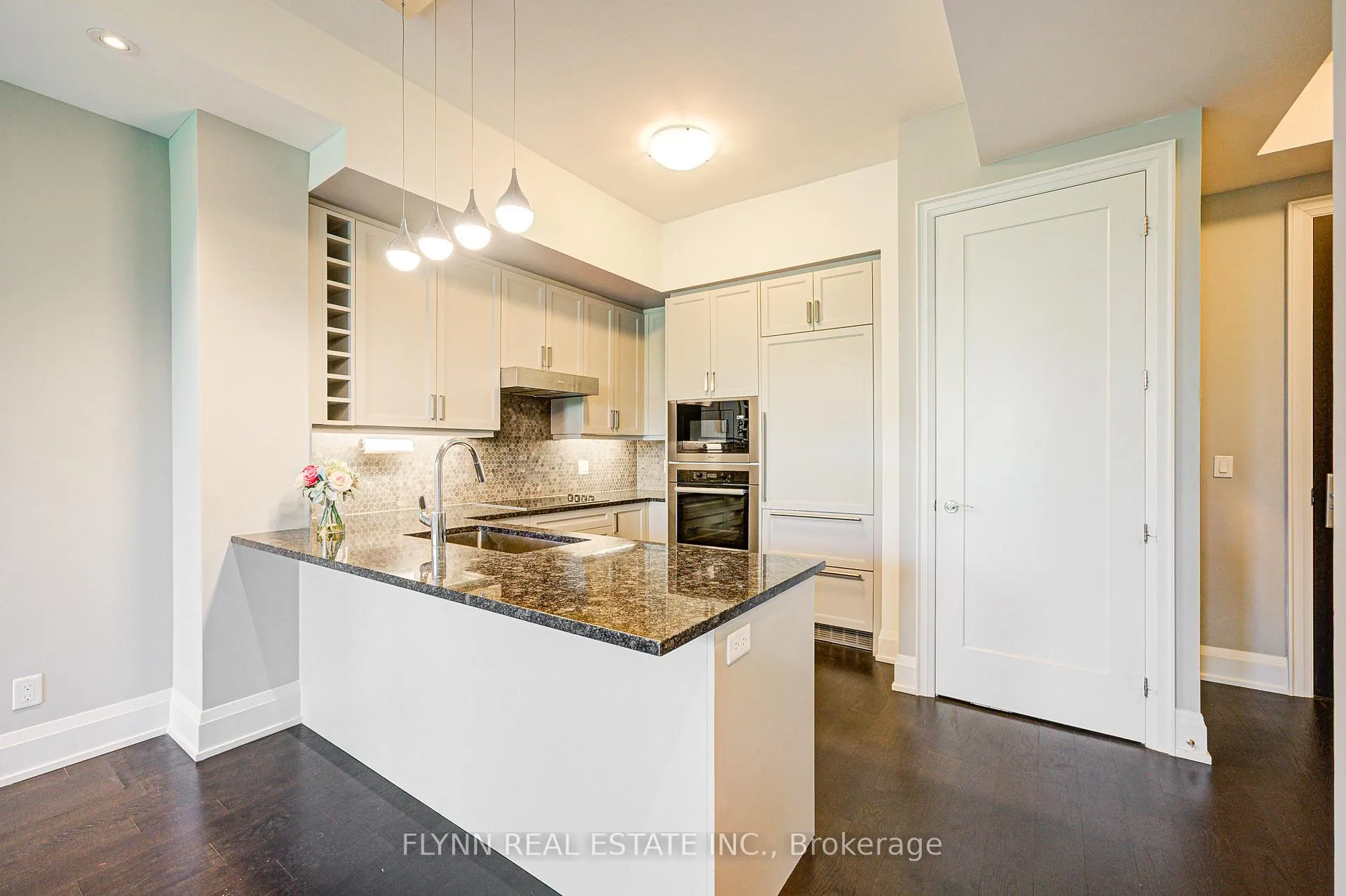 Photo 1 of Unit 324, 20 Fred Varley Drive, Markham, Unionville — HOMEH