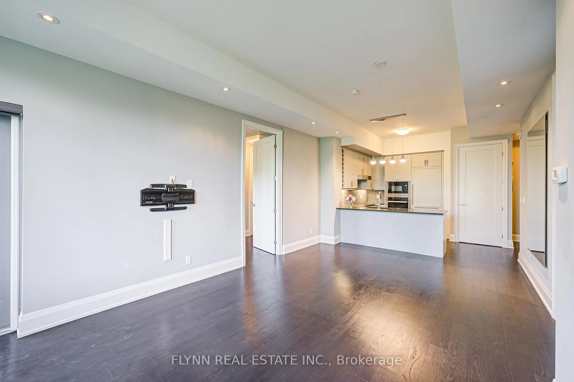 Photo 2 of Unit 324, 20 Fred Varley Drive, Markham, Unionville — HOMEH