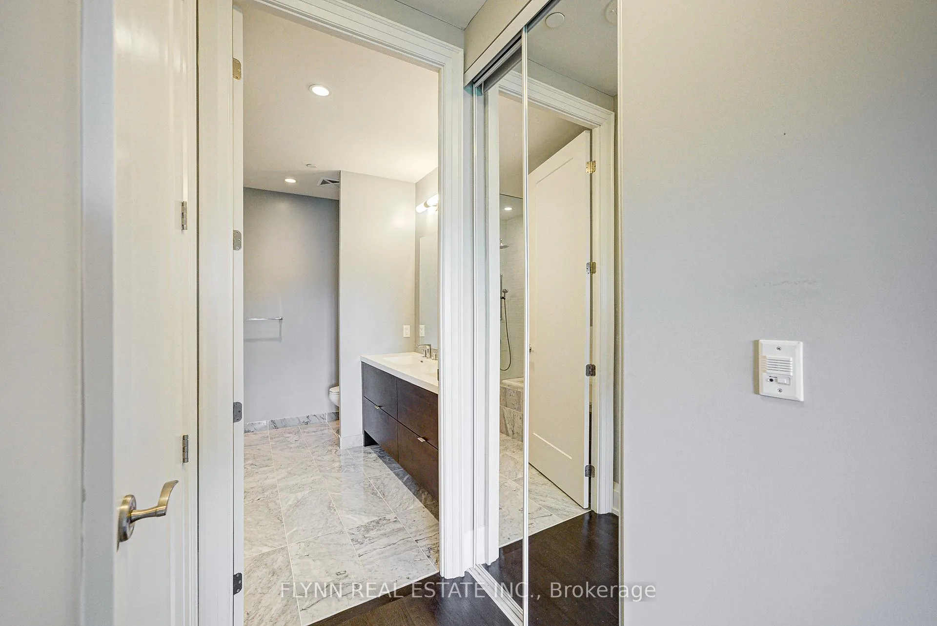 Photo 17 of Unit 324, 20 Fred Varley Drive, Markham, Unionville — HOMEH