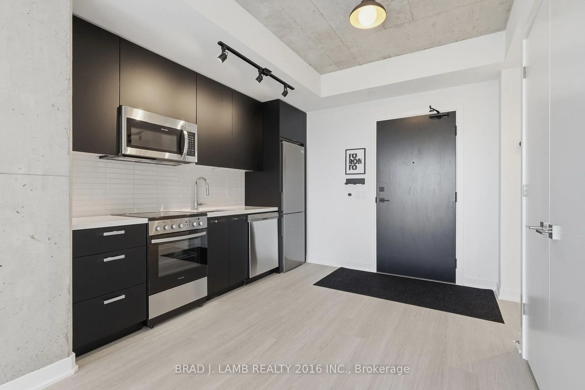 Photo 3 of Unit 1303, 284 King Street E, Toronto, Moss Park — HOMEH