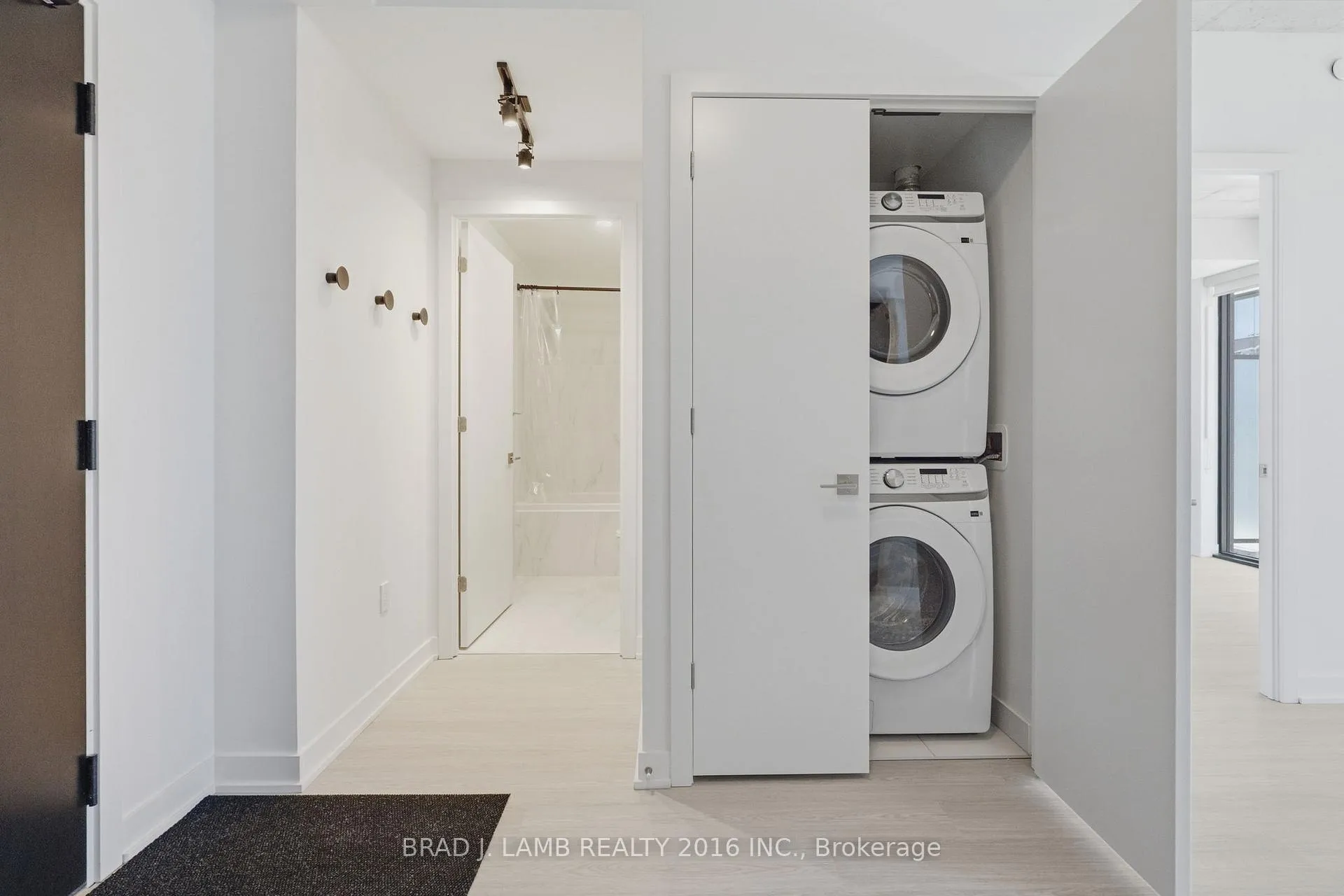 Photo 8 of Unit 1303, 284 King Street E, Toronto, Moss Park — HOMEH