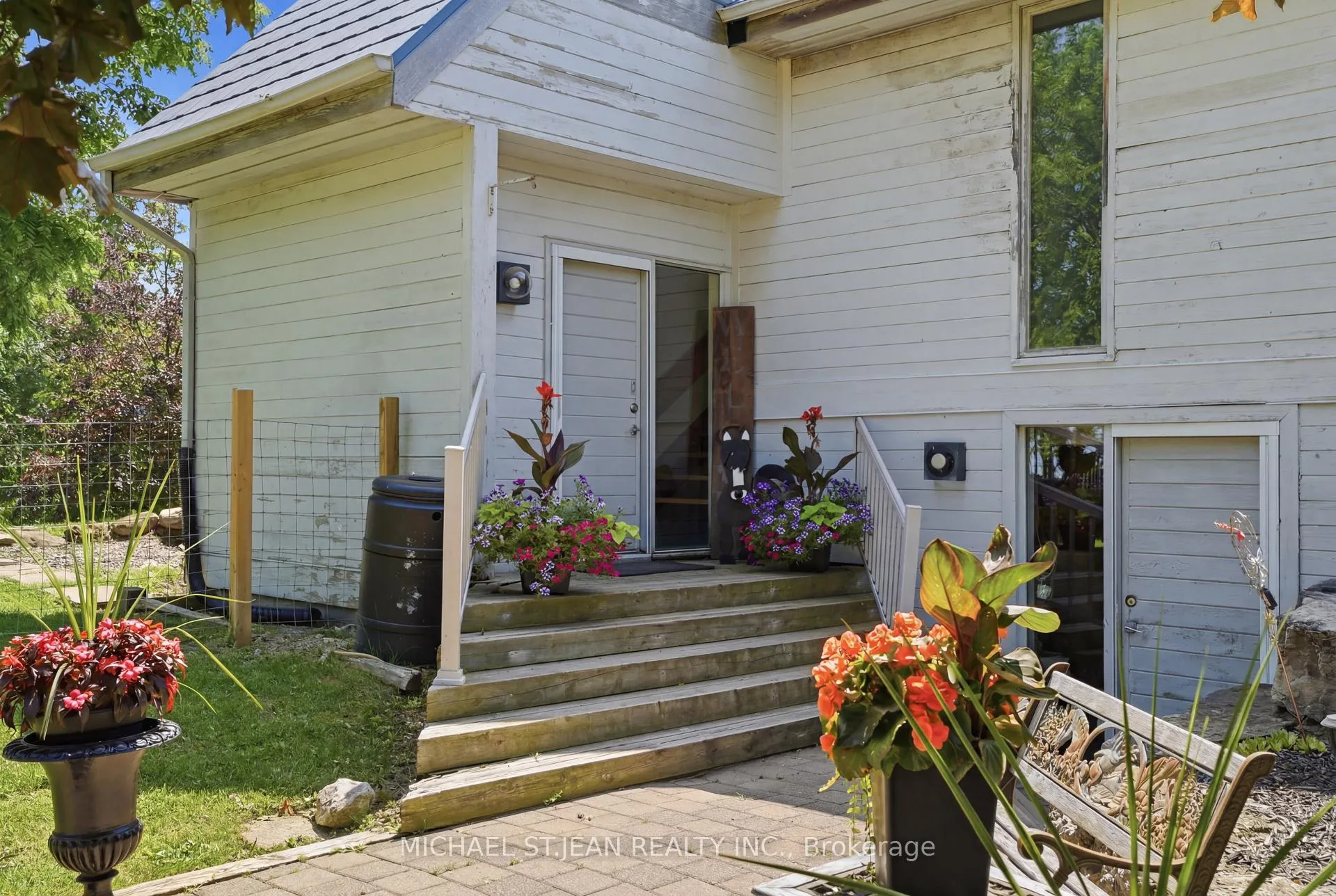 Photo 4 of 1314 Safari Road, Hamilton, Rural Flamborough — HOMEH