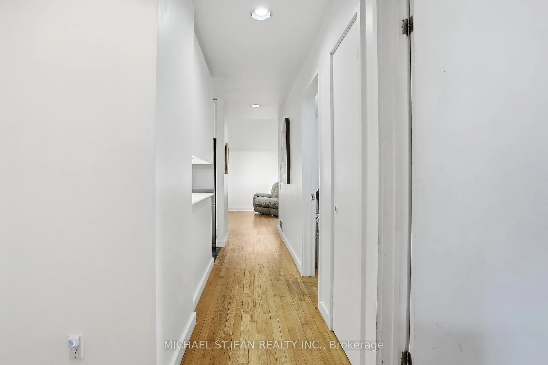 Photo 7 of 1314 Safari Road, Hamilton, Rural Flamborough — HOMEH