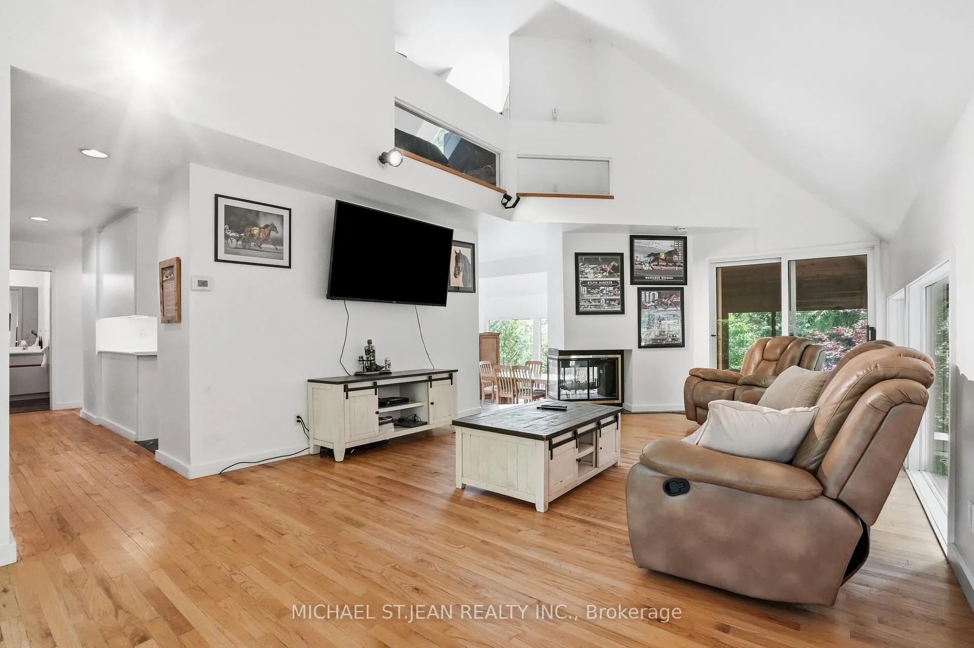 Photo 8 of 1314 Safari Road, Hamilton, Rural Flamborough — HOMEH