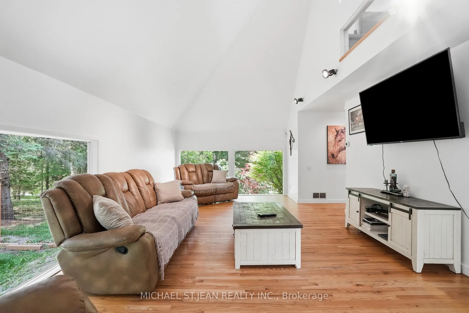 Photo 10 of 1314 Safari Road, Hamilton, Rural Flamborough — HOMEH