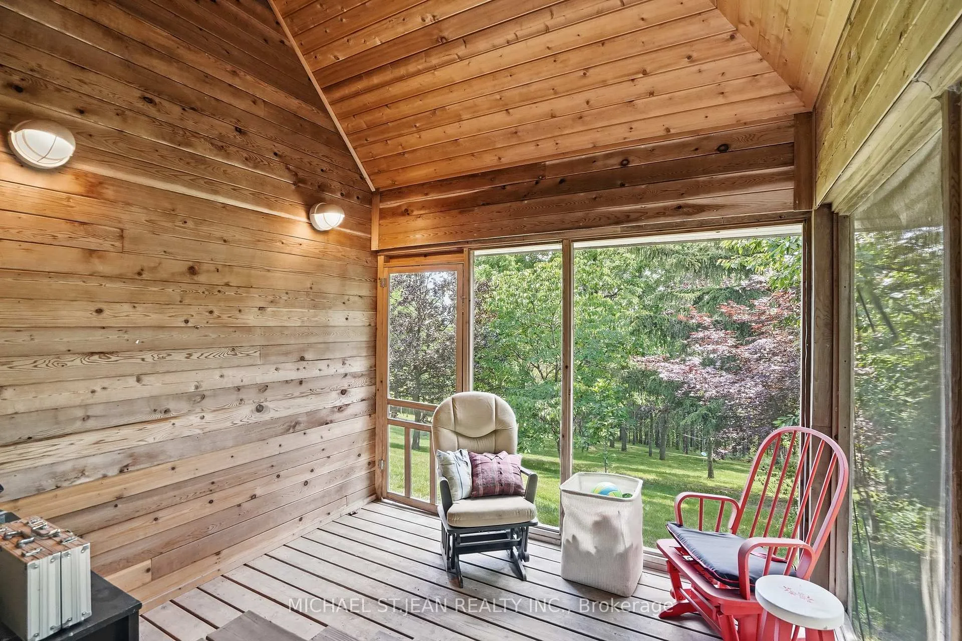 Photo 12 of 1314 Safari Road, Hamilton, Rural Flamborough — HOMEH