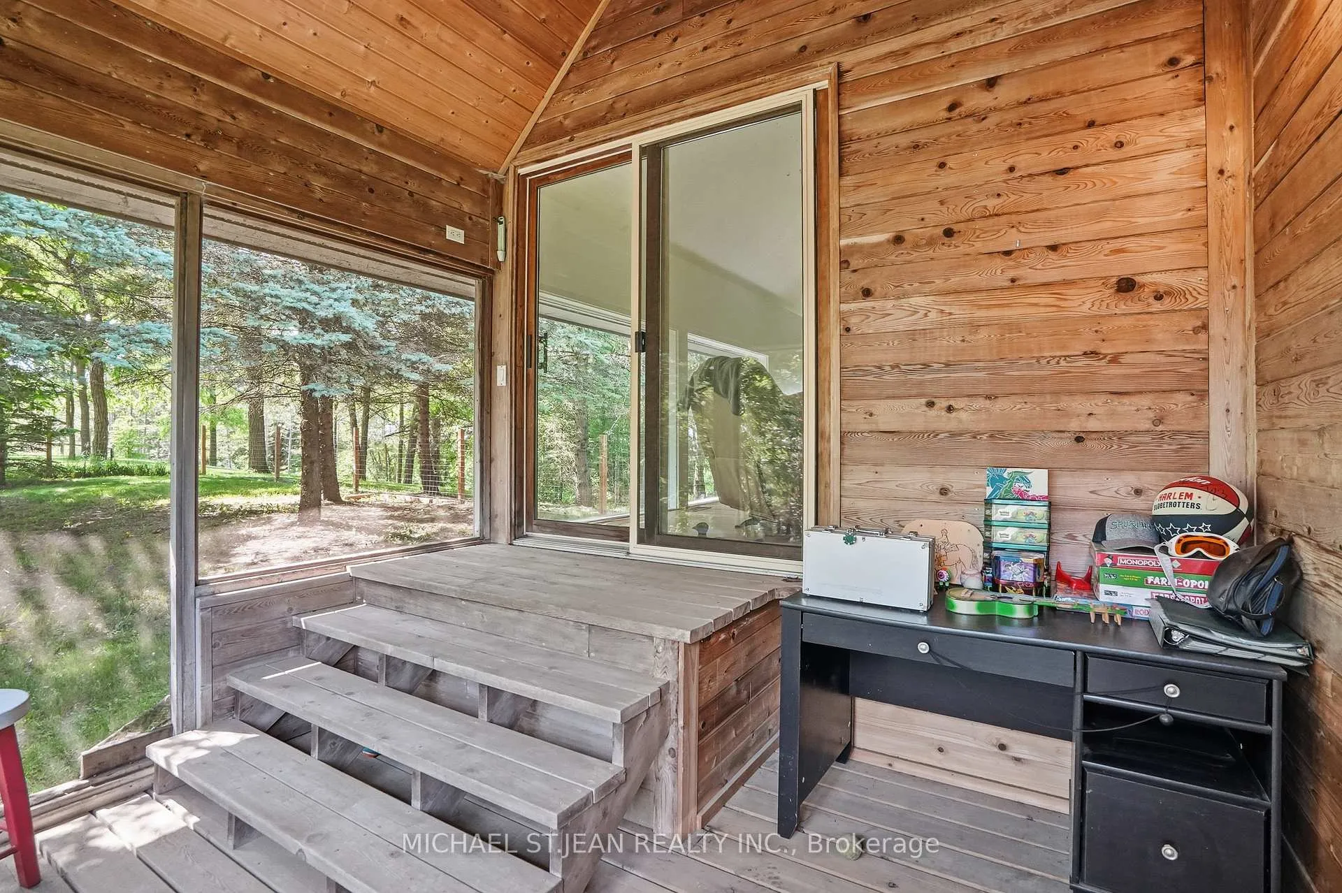Photo 13 of 1314 Safari Road, Hamilton, Rural Flamborough — HOMEH