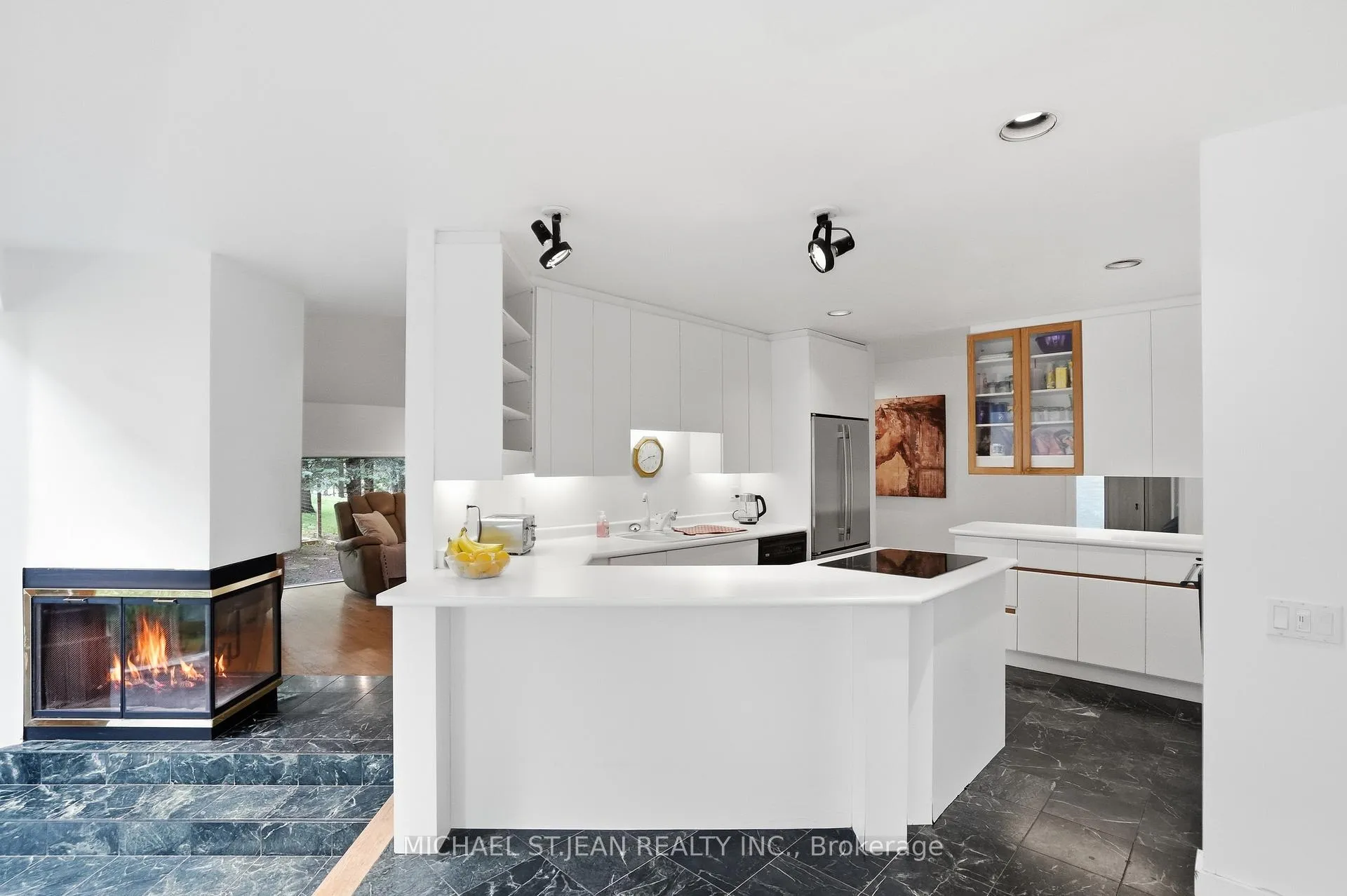 Photo 15 of 1314 Safari Road, Hamilton, Rural Flamborough — HOMEH